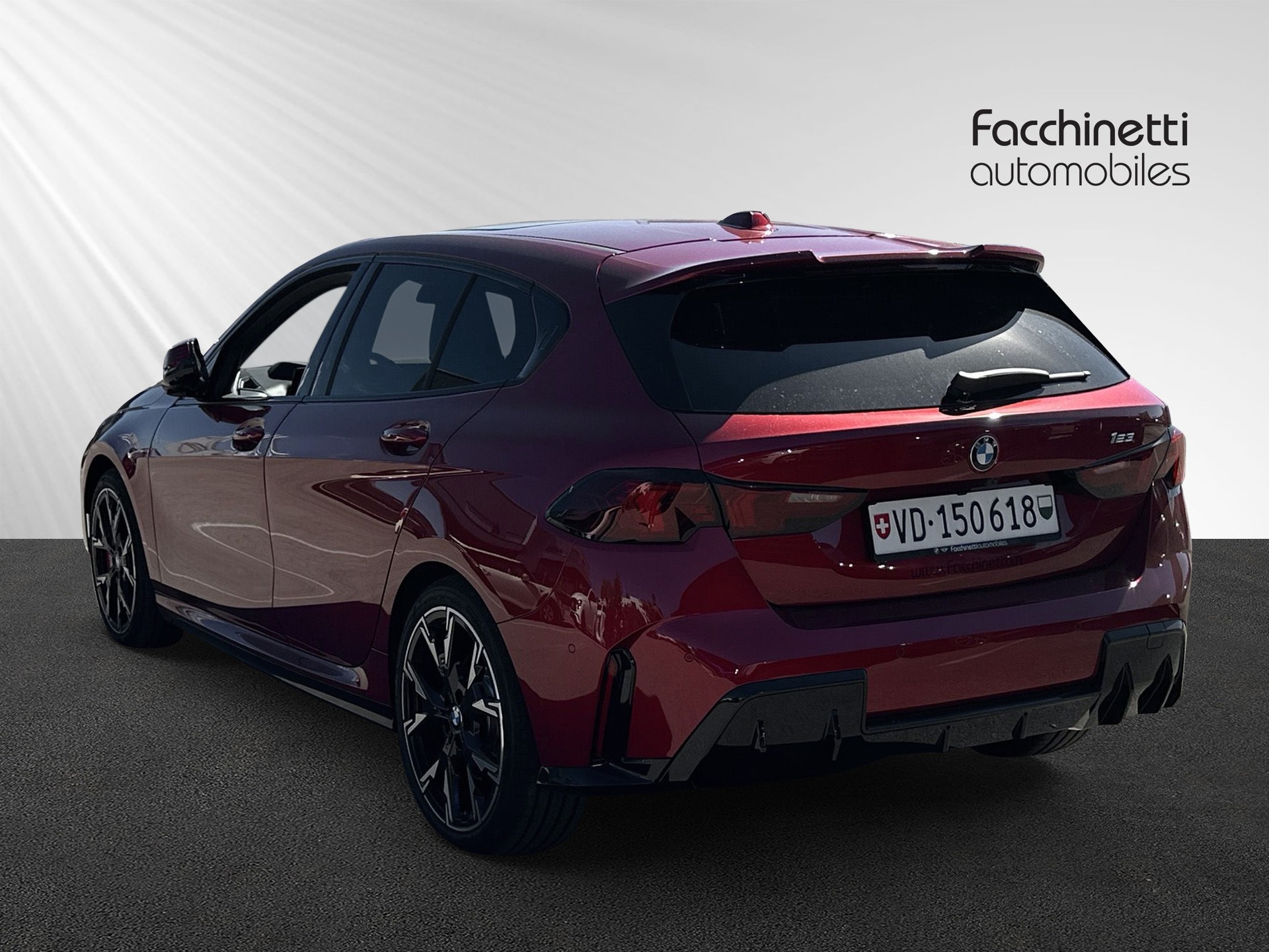 BMW 123 xDrive M Sport Pro Steptronic-image-2