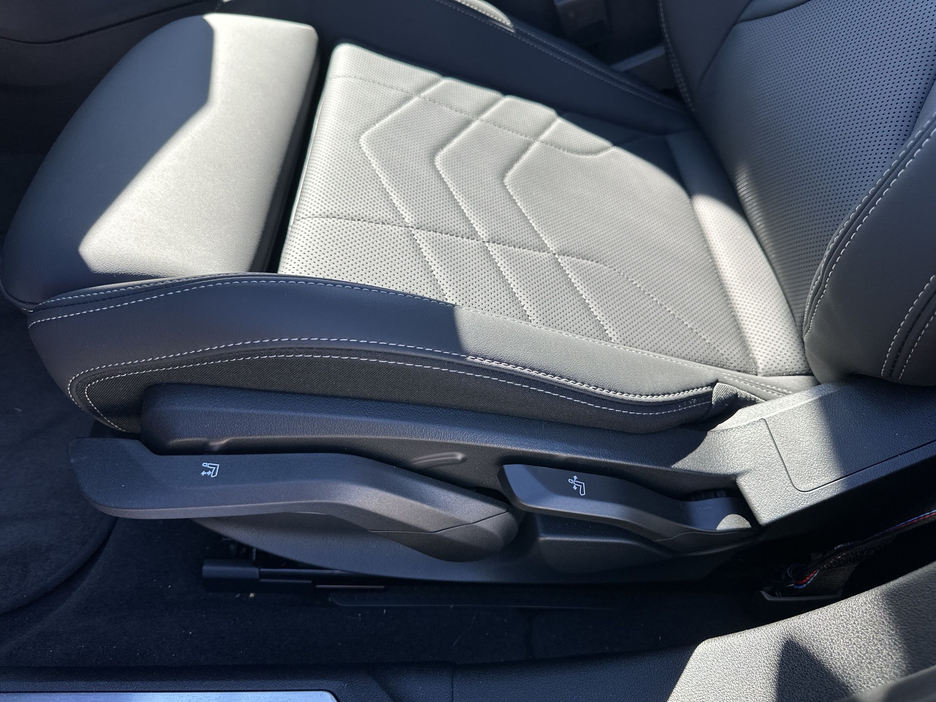 BMW 123 xDrive M Sport Pro Steptronic-image-18