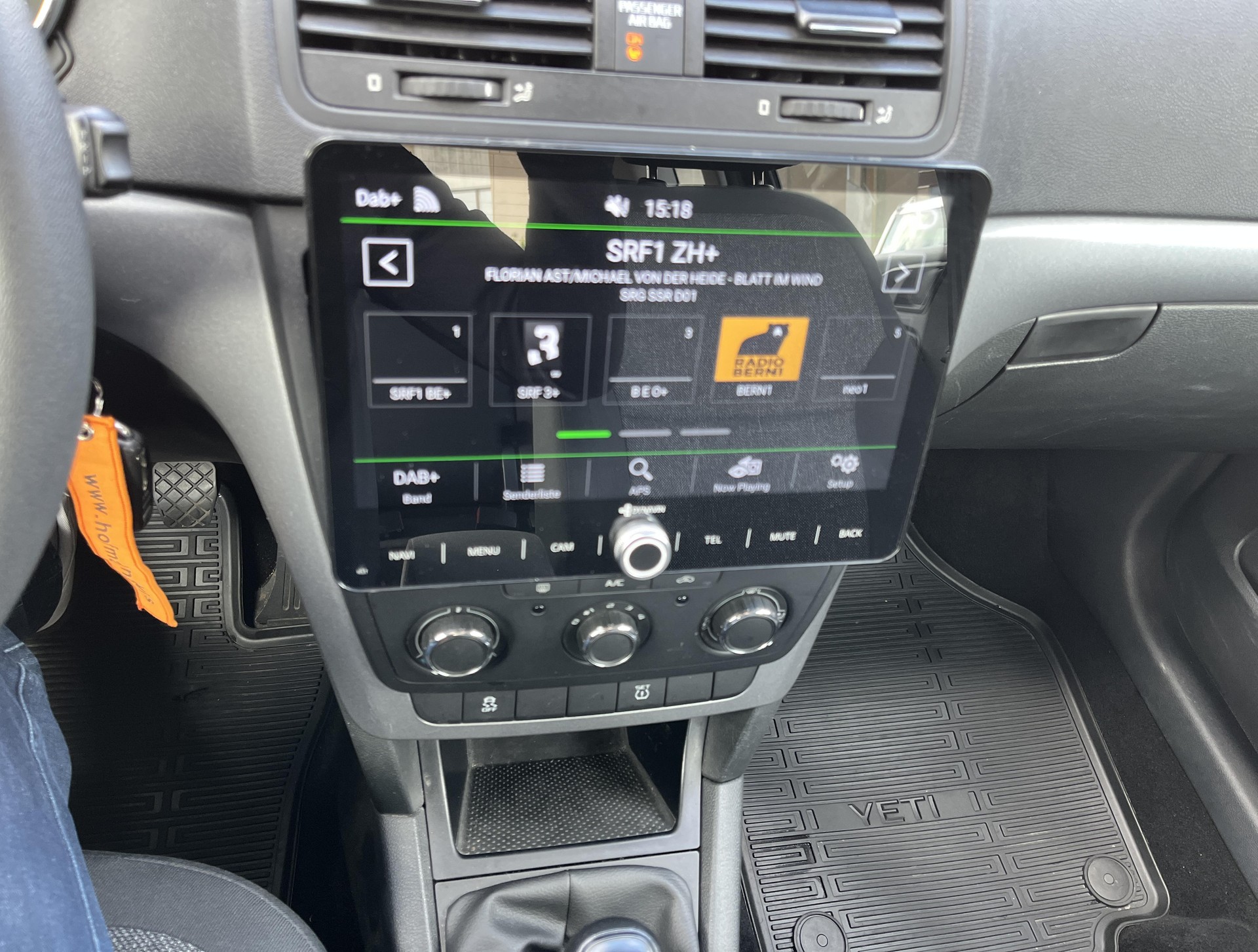 SKODA Yeti 1.2 TSI Active 4x2-image-10