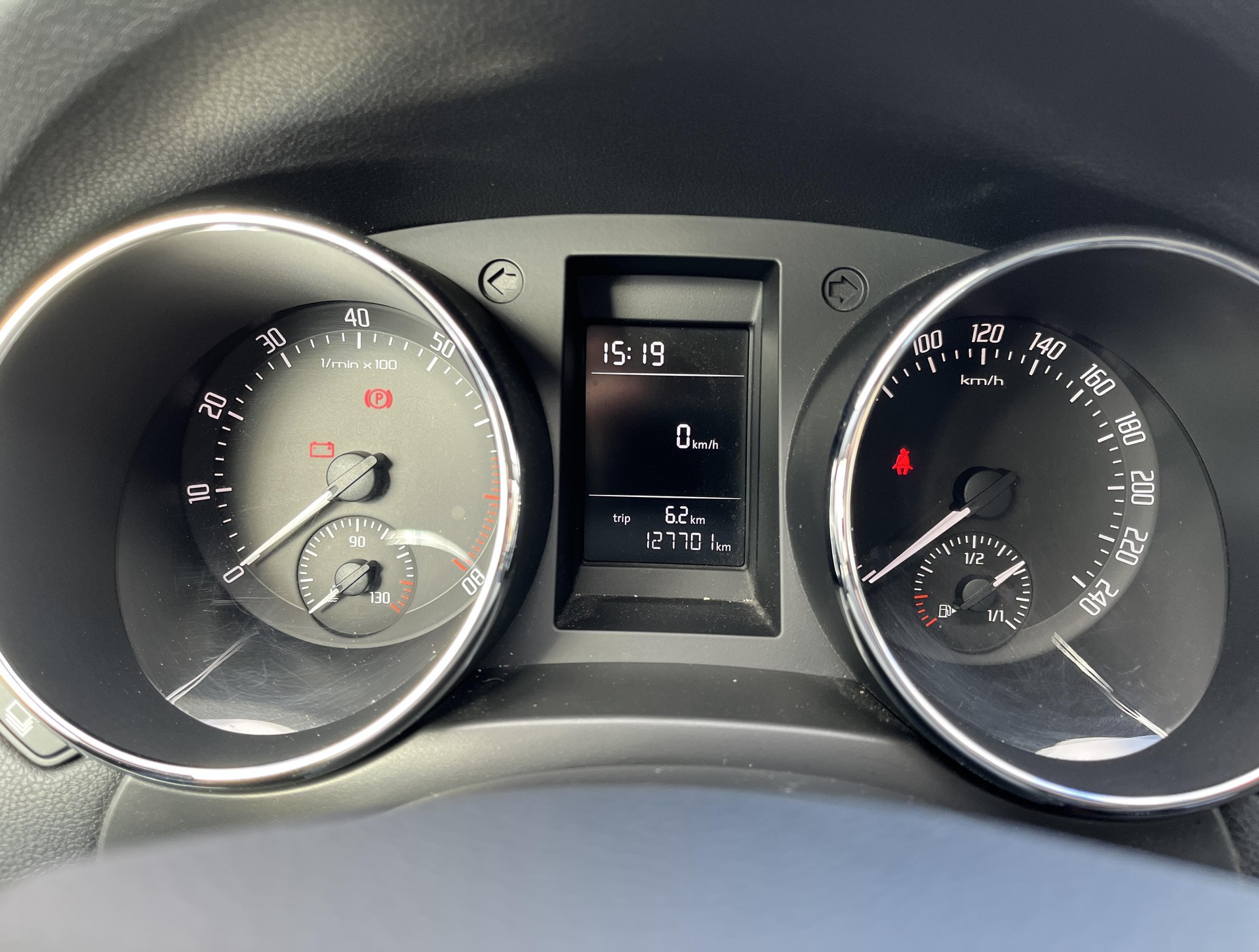 SKODA Yeti 1.2 TSI Active 4x2-image-12