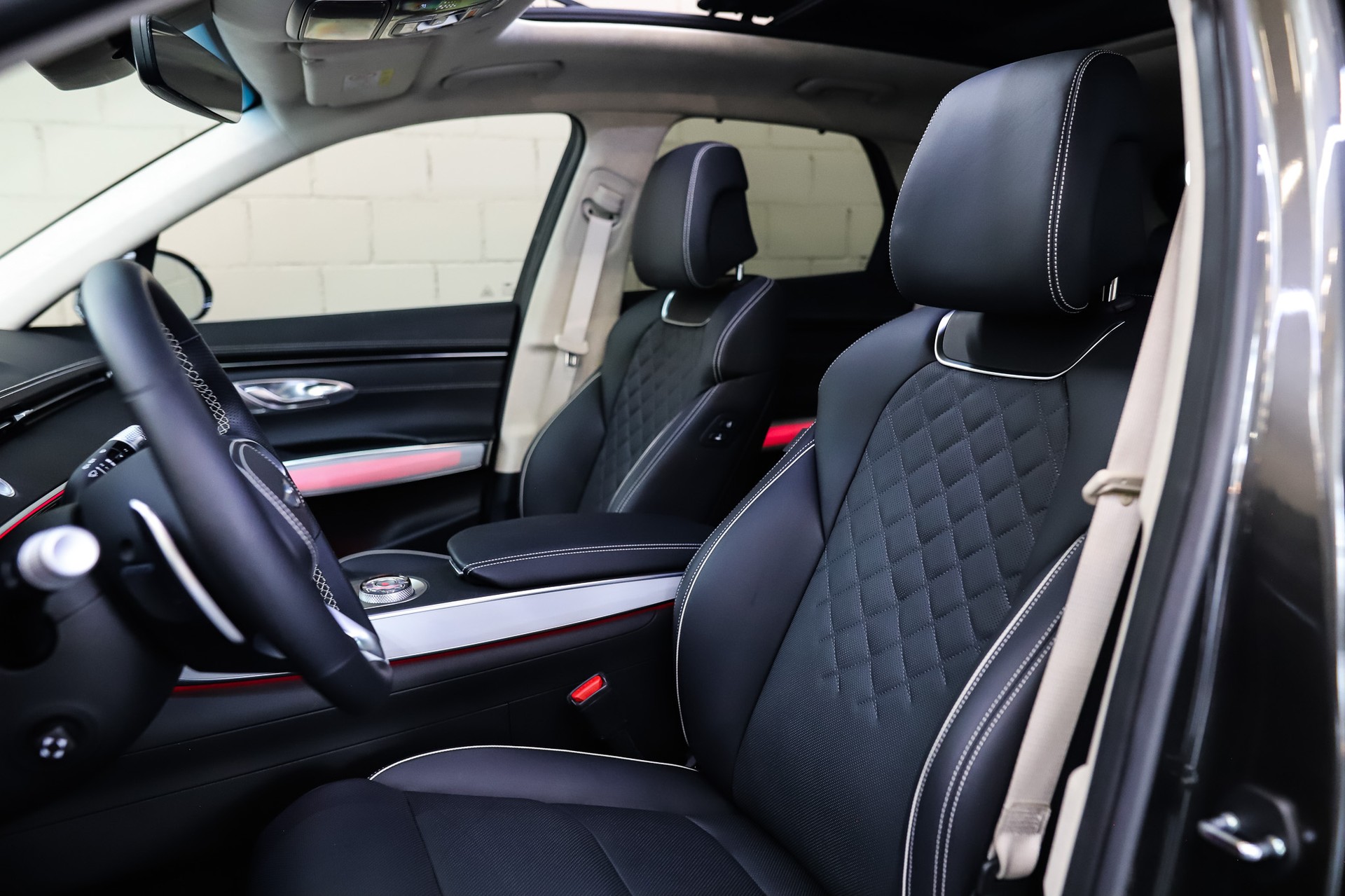 GENESIS GV70 Electrified Sport kWh 77,4 AWD * Makalu Gray Metallic *-image-10