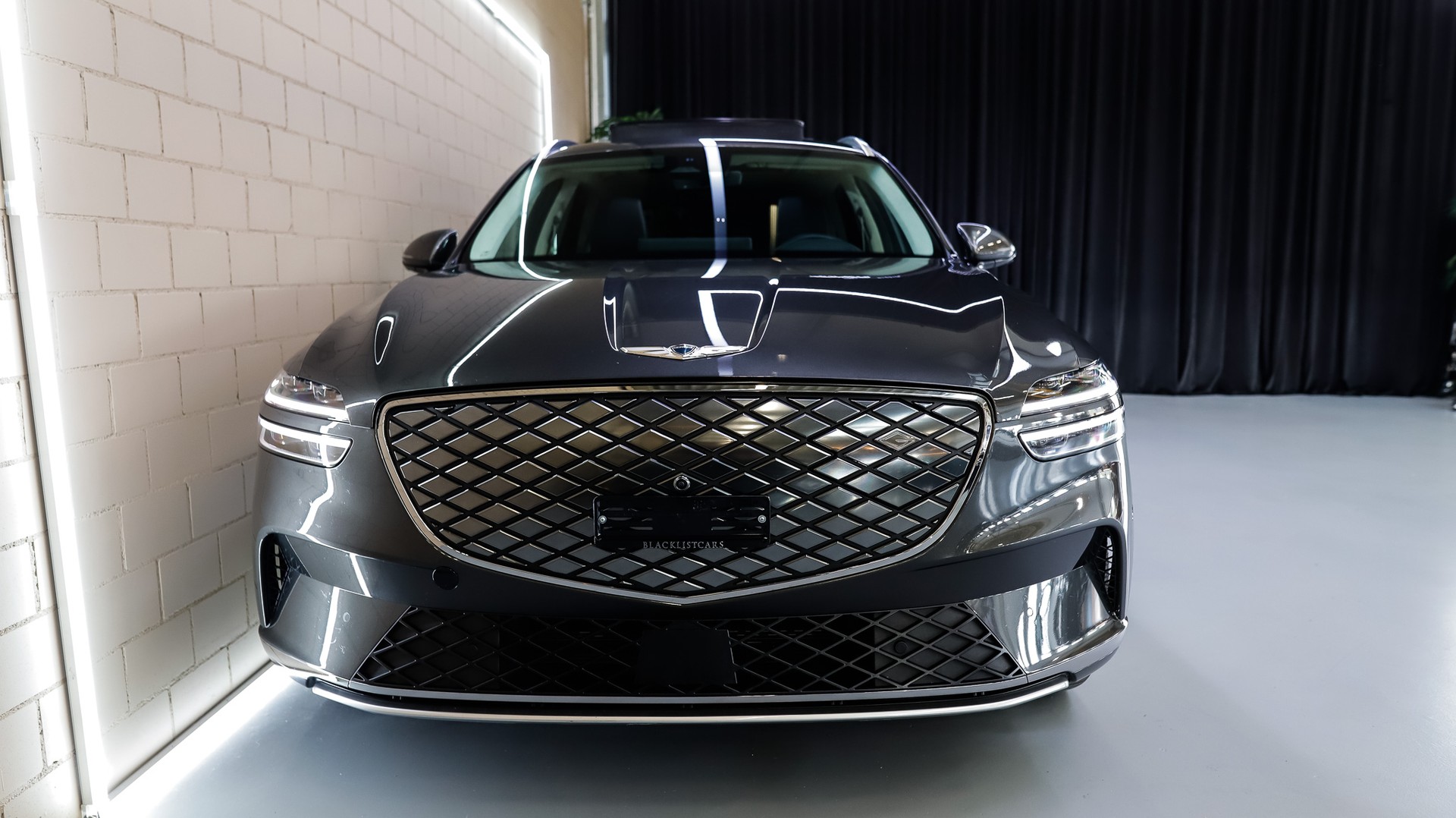 GENESIS GV70 Electrified Sport kWh 77,4 AWD * Makalu Gray Metallic *-showroom-element-2