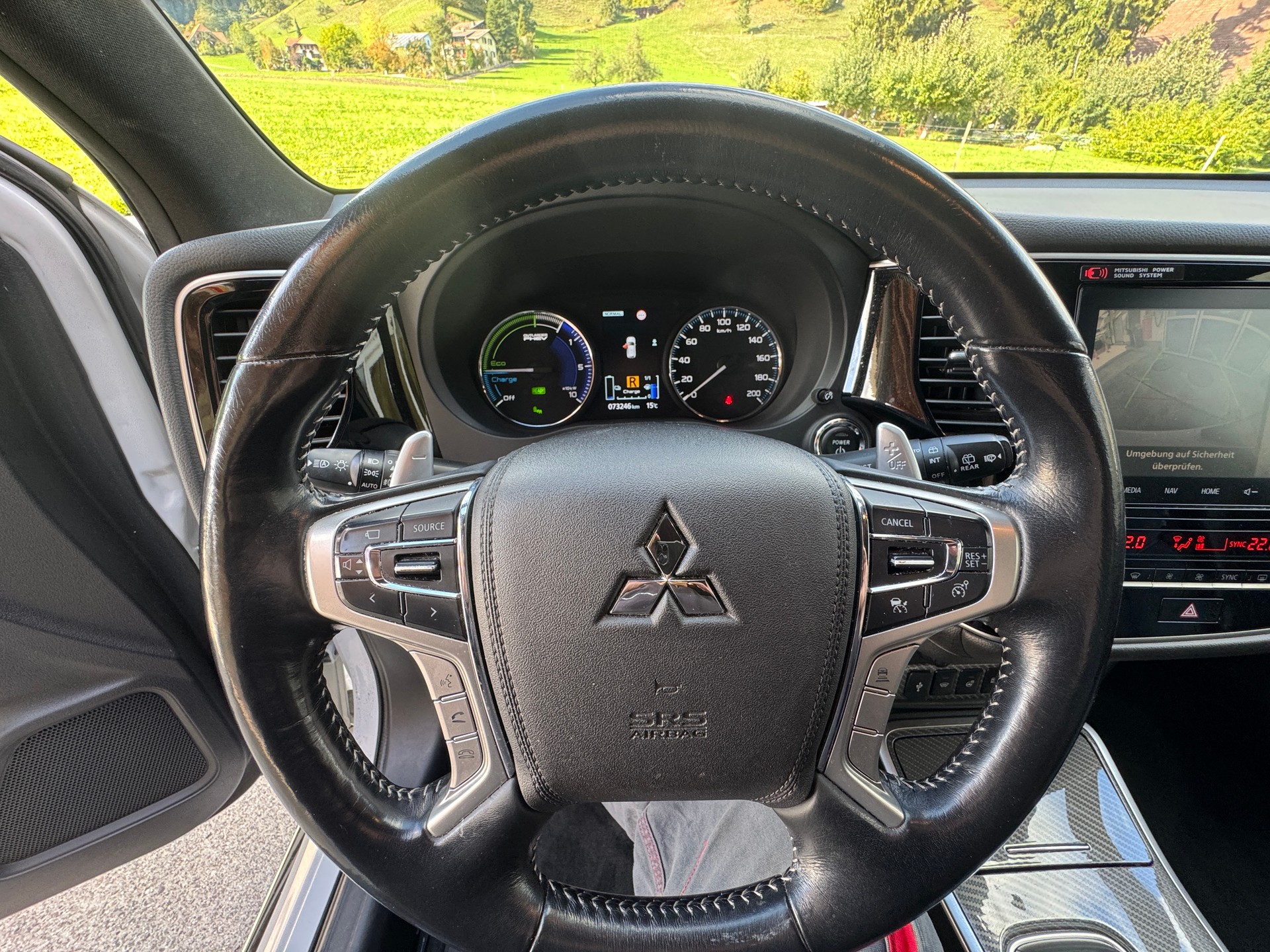 MITSUBISHI Outlander 2.4 PHEV Diamond 4WD Automatic-image-14