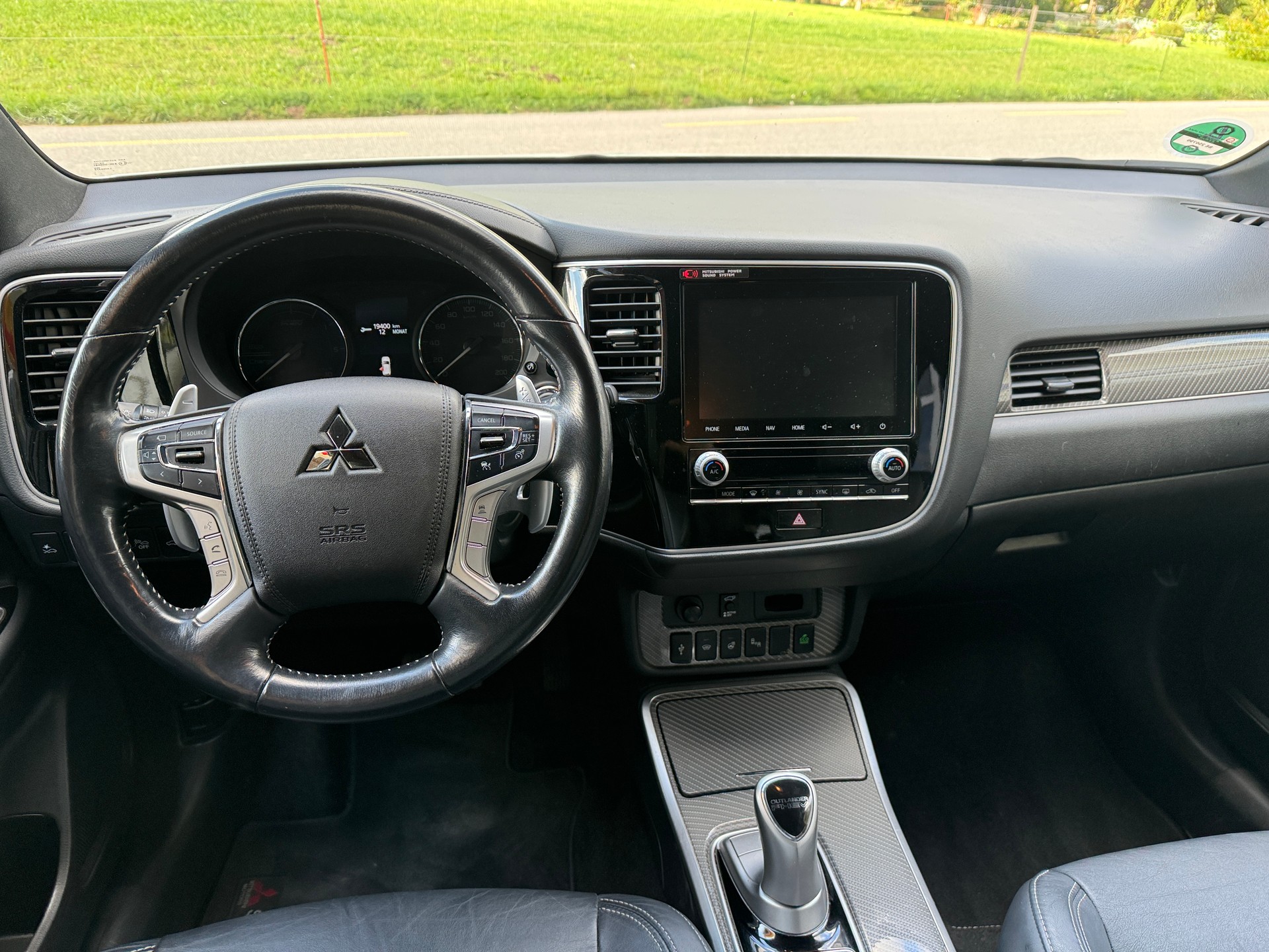 MITSUBISHI Outlander 2.4 PHEV Diamond 4WD Automatic-image-8