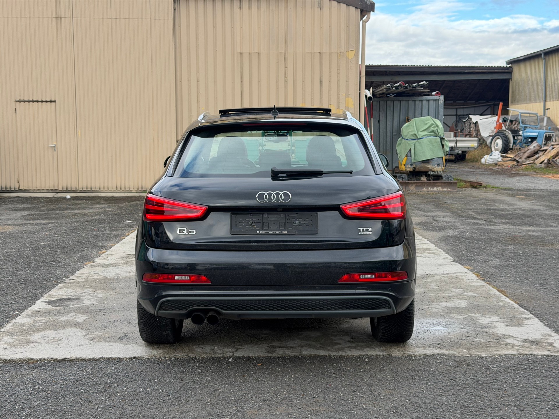 AUDI Q3 2.0 TD 3x S line quattro S-tronic-image-3