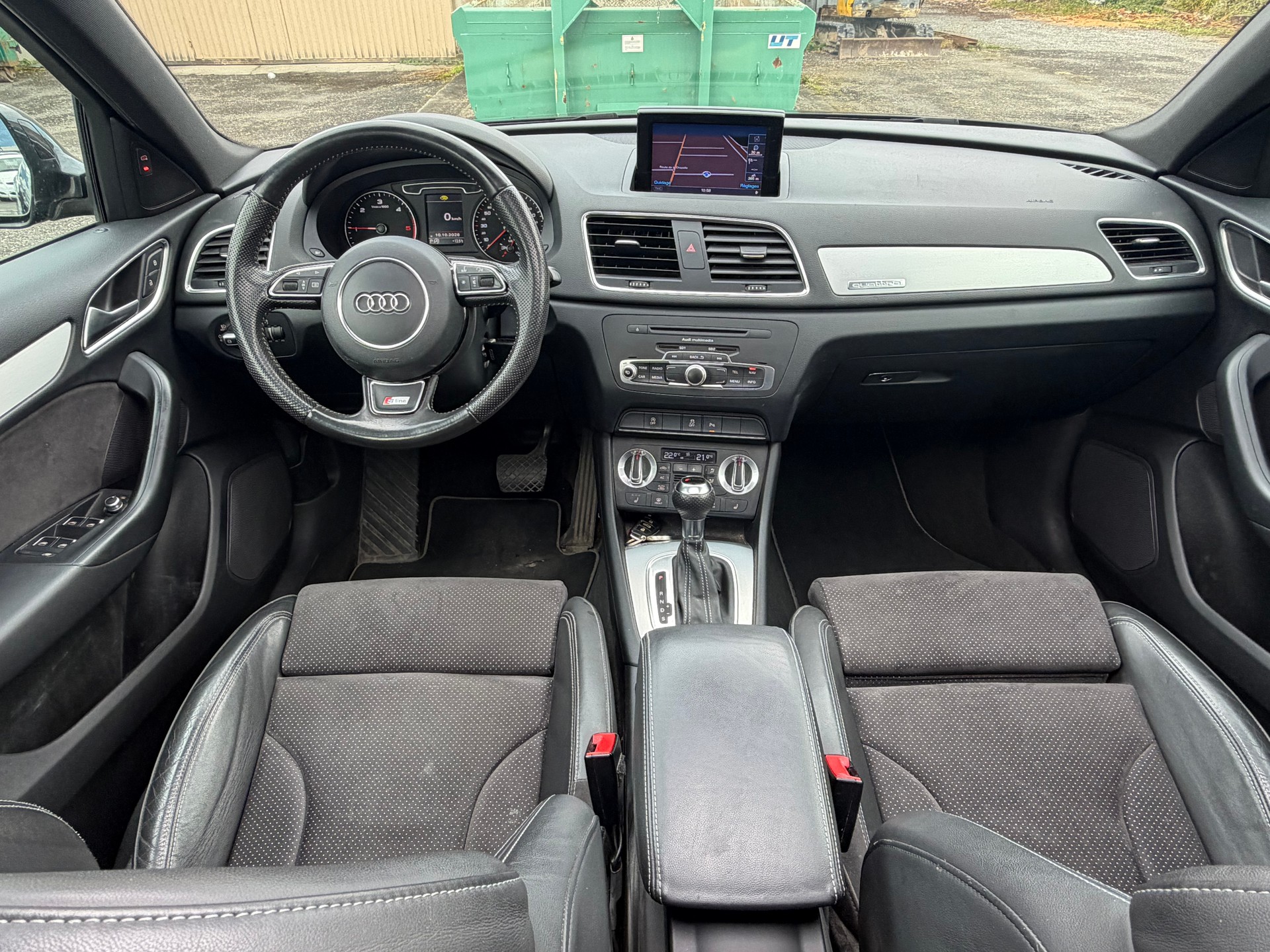AUDI Q3 2.0 TD 3x S line quattro S-tronic-image-7