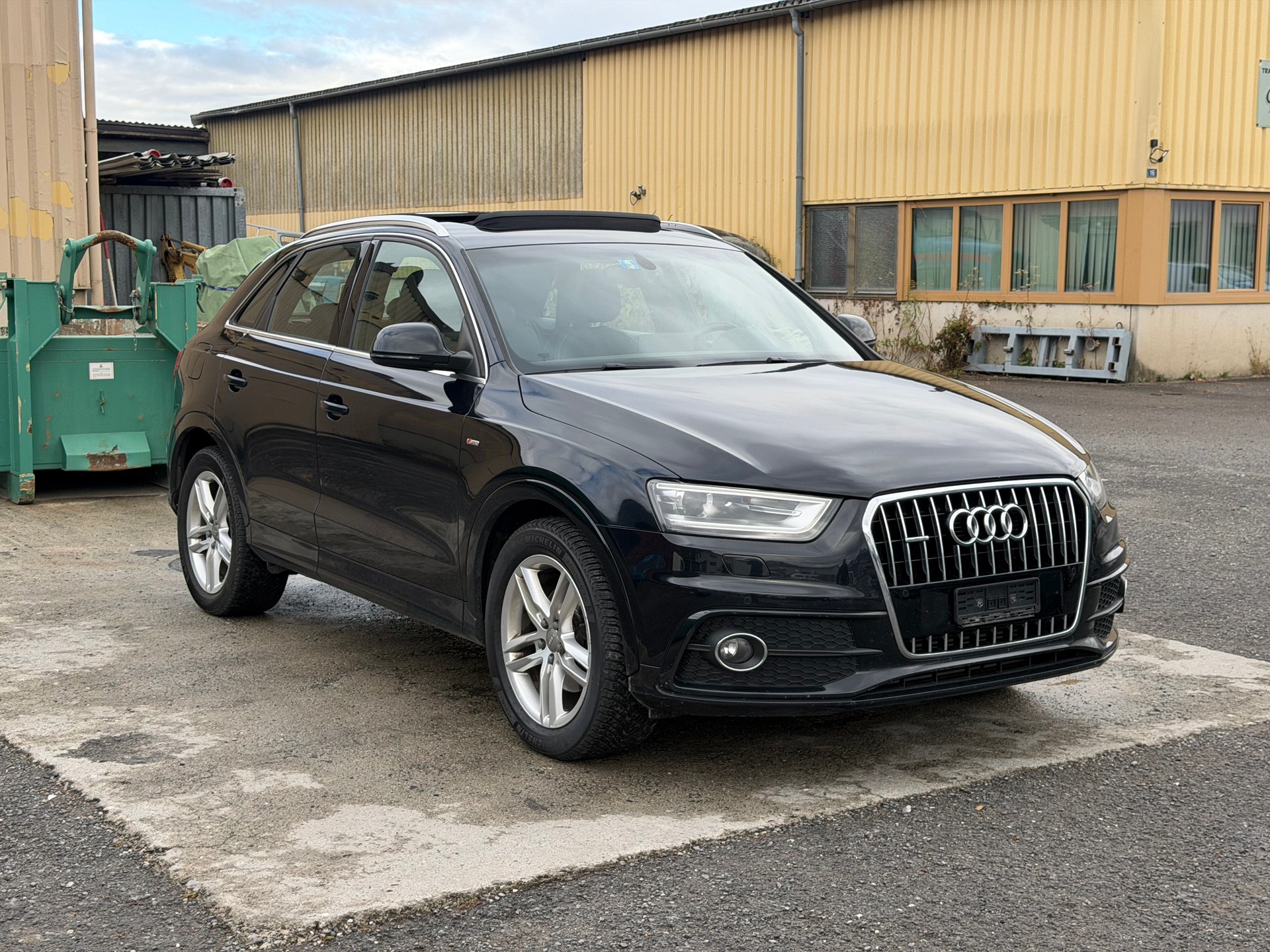 AUDI Q3 2.0 TD 3x S line quattro S-tronic-image-1
