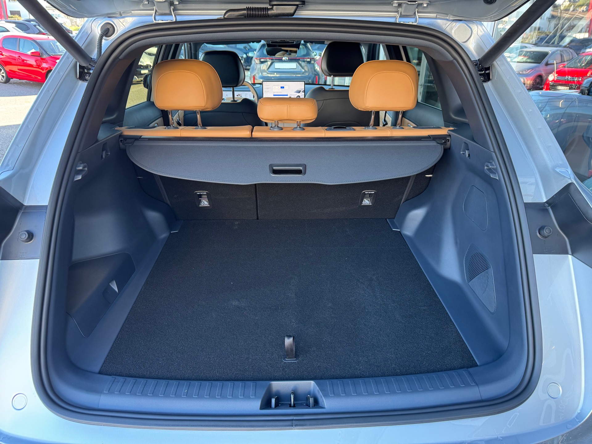 GEELY STARRAY EM-i Max+29.8 kWh cloudveil silver-image-8