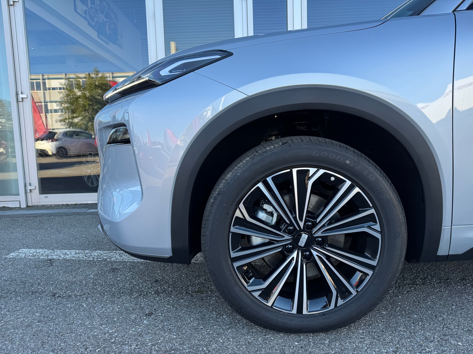 GEELY STARRAY EM-i Max+29.8 kWh cloudveil silver-image-5