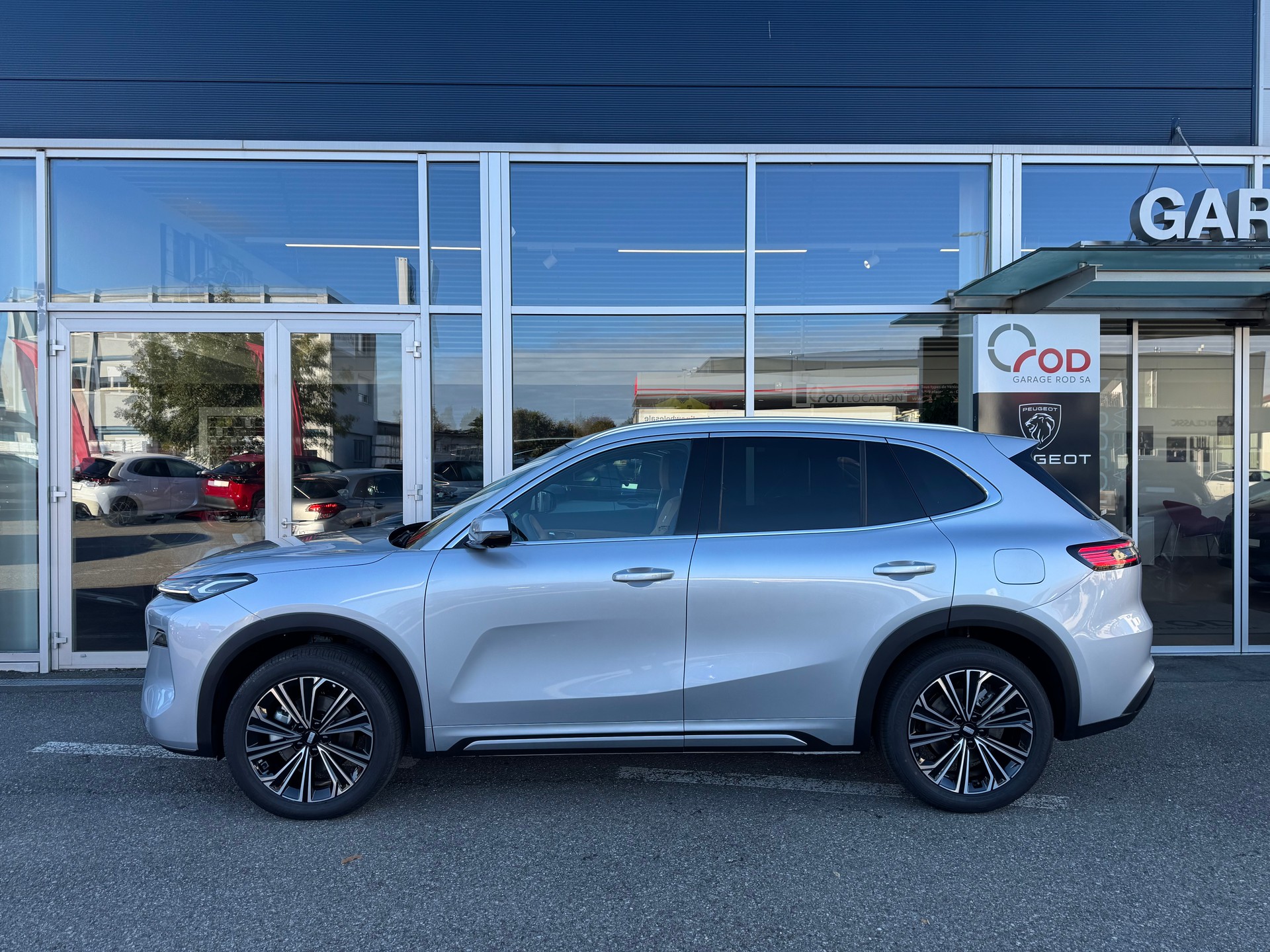 GEELY STARRAY EM-i Max+29.8 kWh cloudveil silver-image-4