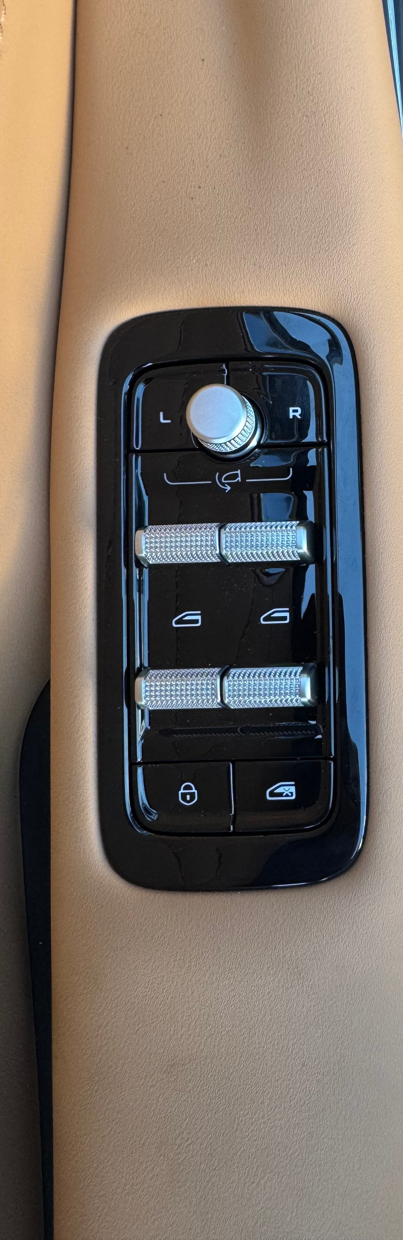GEELY STARRAY EM-i Max+29.8 kWh cloudveil silver-image-21