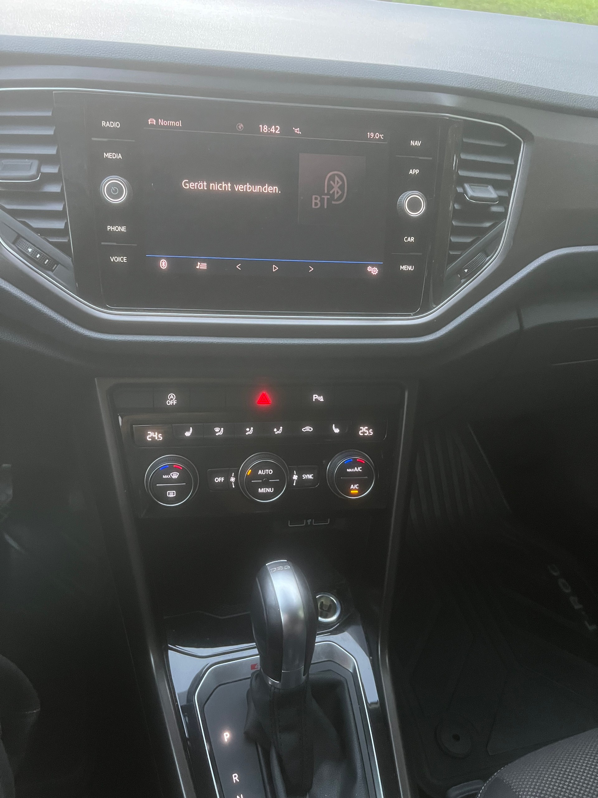 VW T-Roc 2.0 TSI Sport DSG 4Motion-image-5