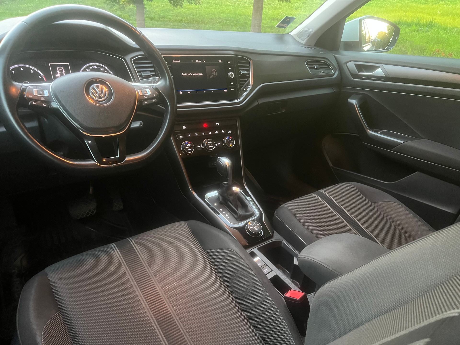 VW T-Roc 2.0 TSI Sport DSG 4Motion-image-10