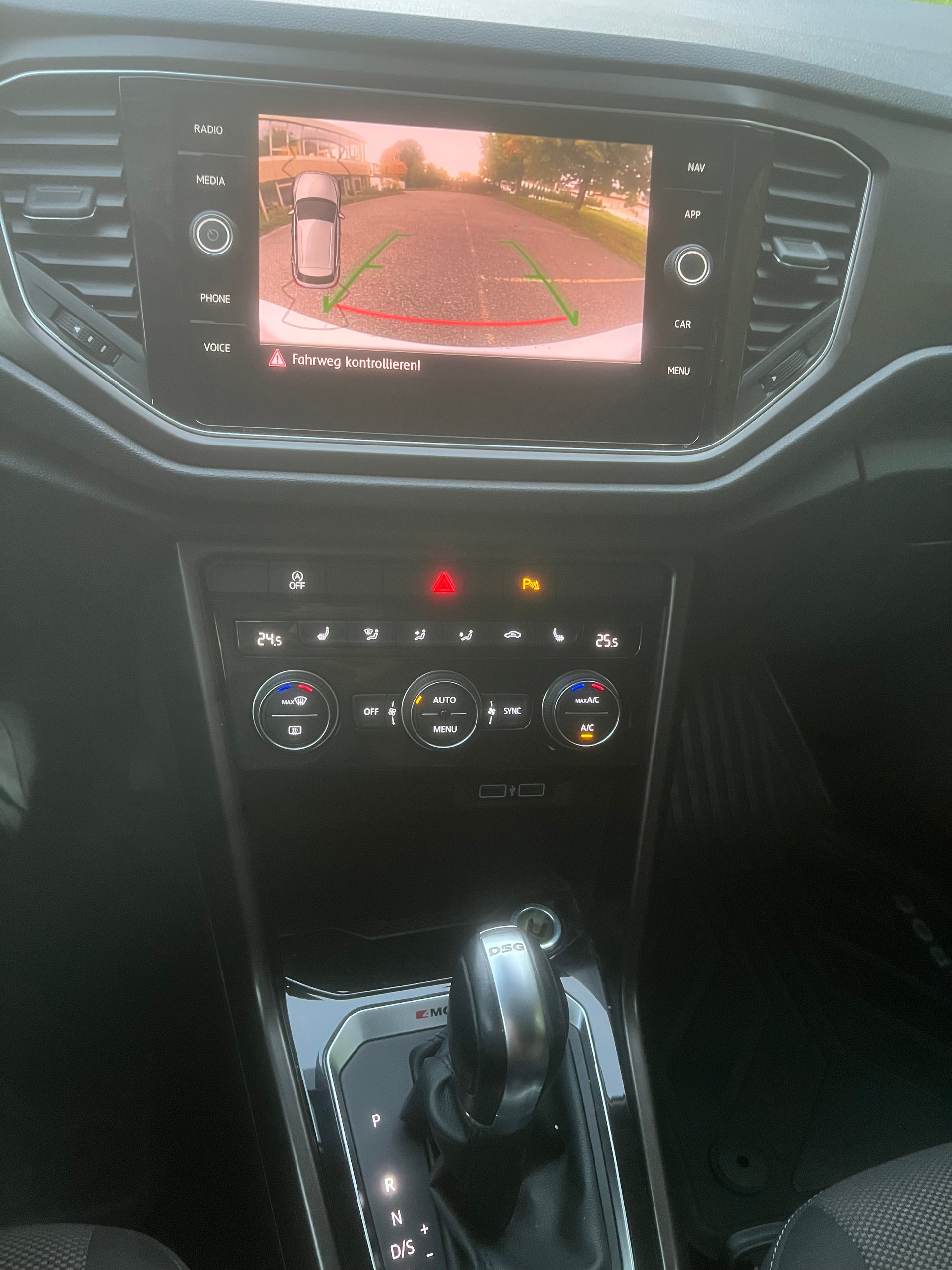VW T-Roc 2.0 TSI Sport DSG 4Motion-image-12
