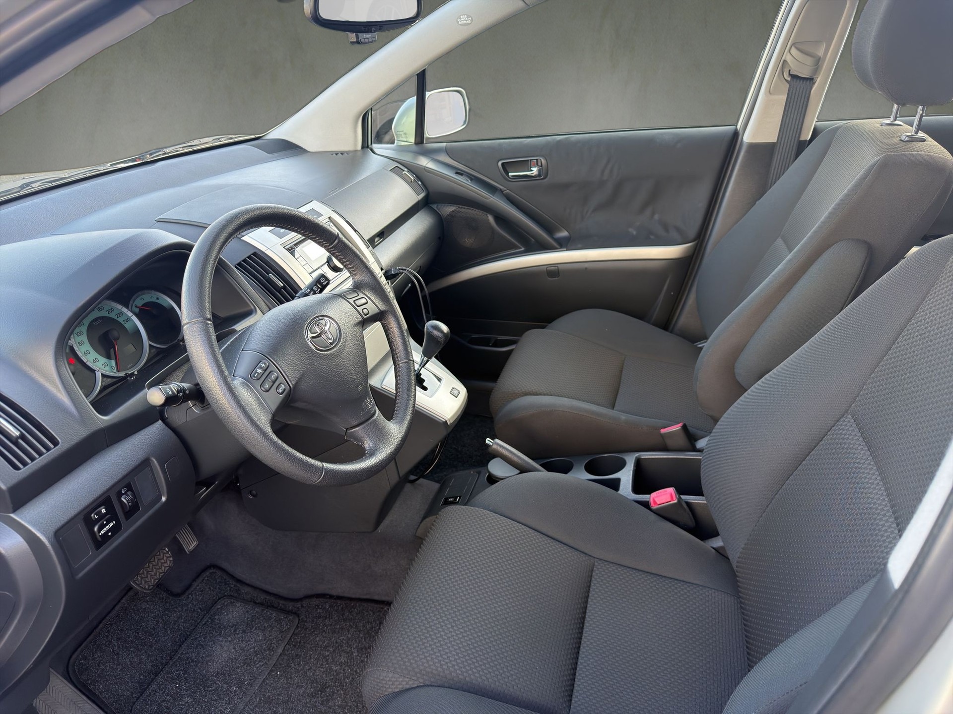TOYOTA Corolla Verso 1.8 Linea Sol *7Plätzer*-image-8