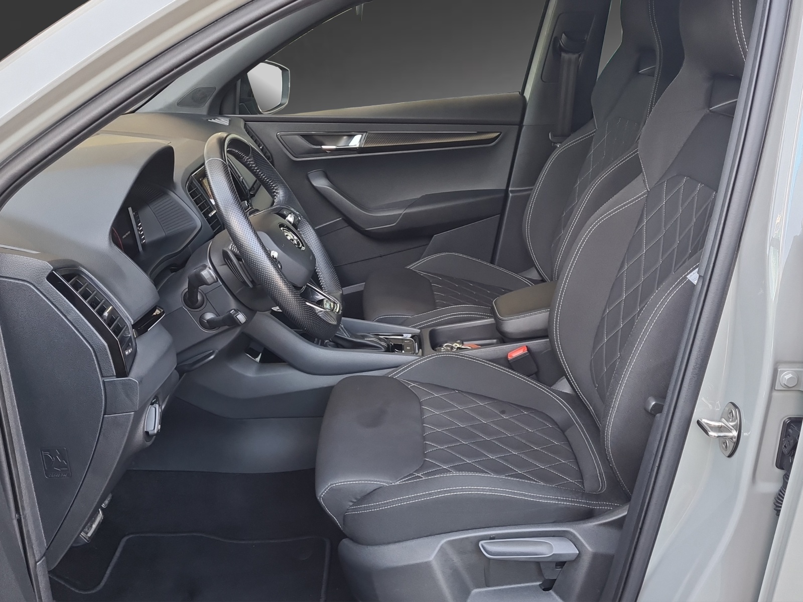 SKODA Karoq 2.0 TSI SportLine 4x4 DSG-image-5