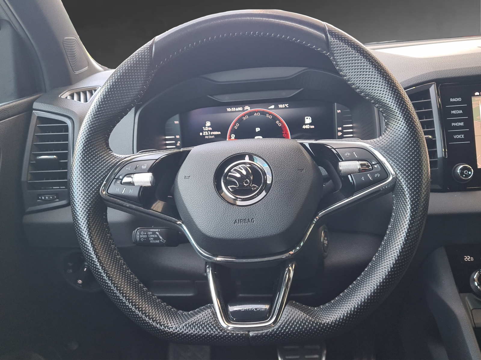 SKODA Karoq 2.0 TSI SportLine 4x4 DSG-image-8