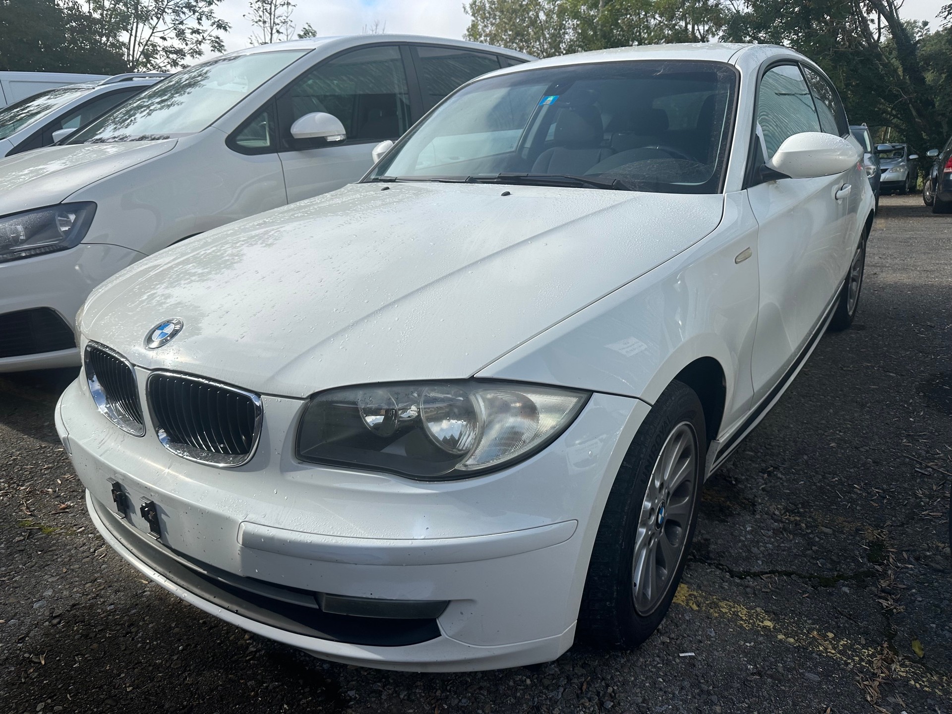 BMW 118d-image-1
