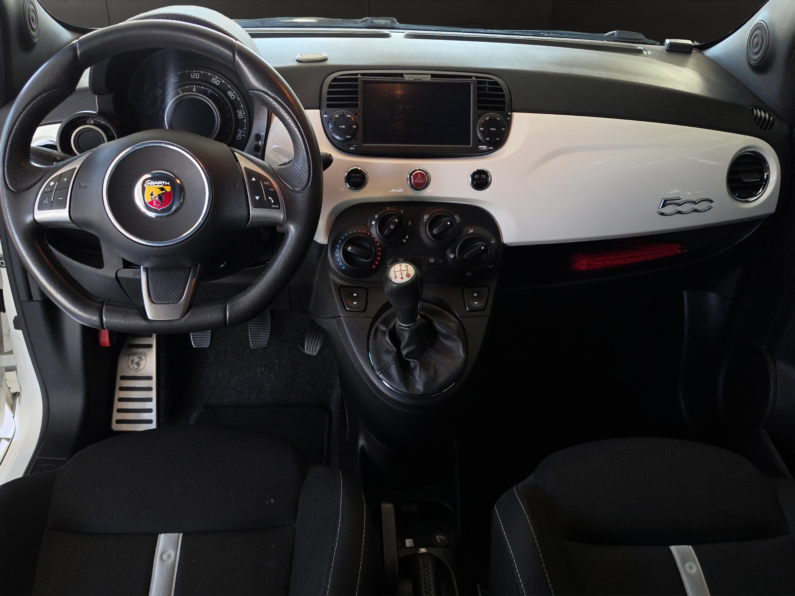 FIAT 500 1.4 16V Turbo Abarth-image-11