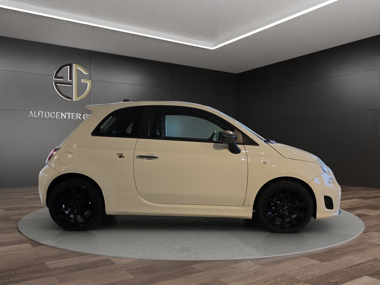 FIAT 500 1.4 16V Turbo Abarth-image-4