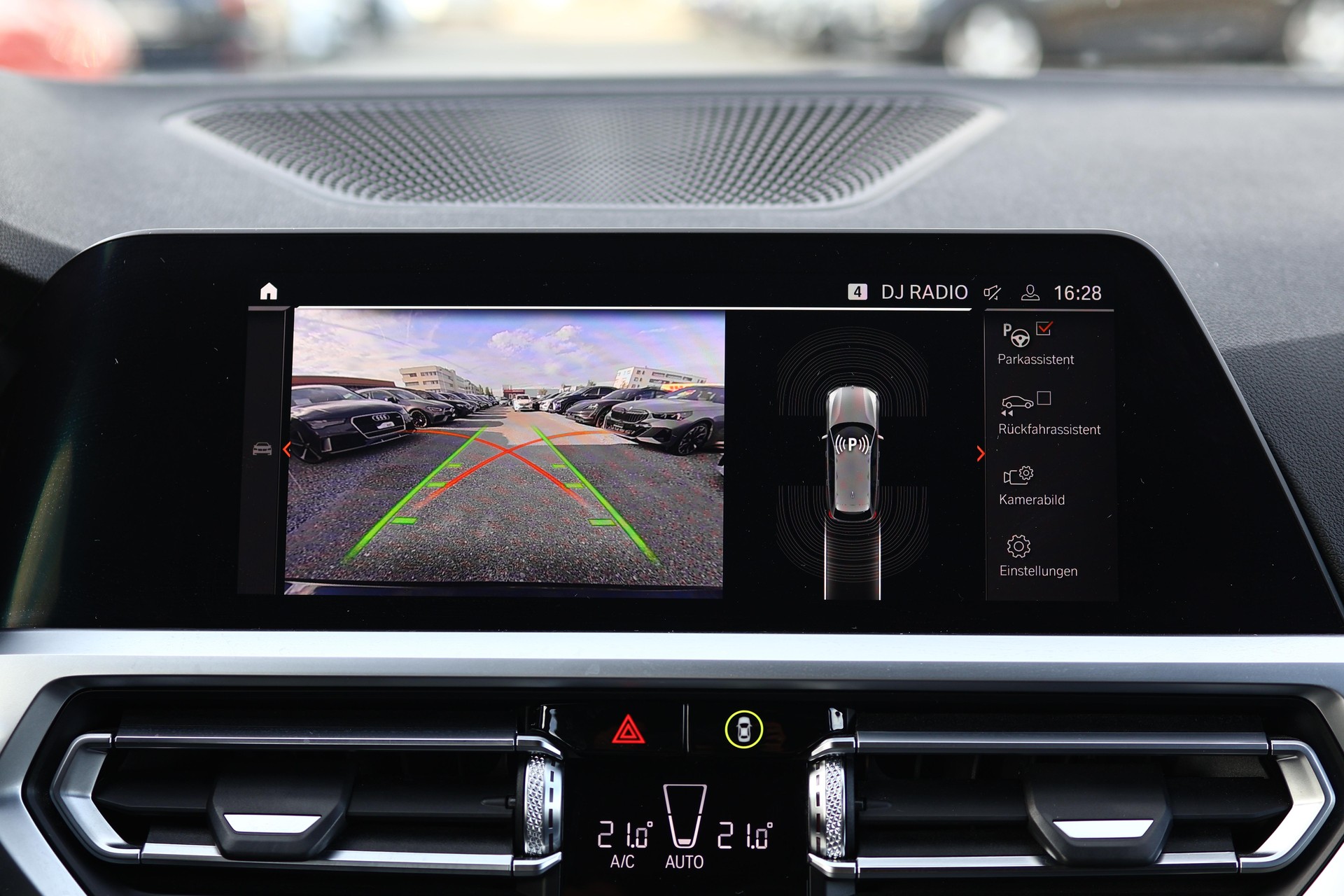 BMW 320d xDrive 48V Touring M Sport Steptronic * LASERLICHT * HEAD-UP DISPLAY * ELEKTRISCHE LEDERSITZE *-image-26