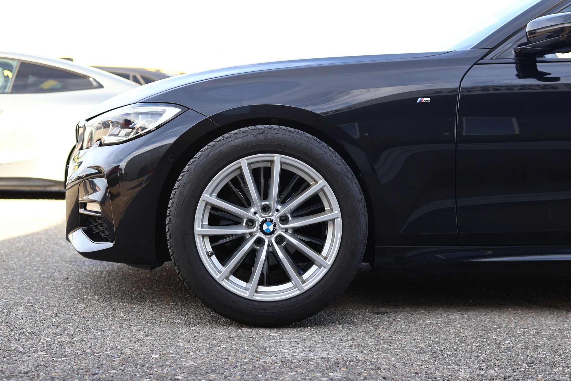 BMW 320d xDrive 48V Touring M Sport Steptronic * LASERLICHT * HEAD-UP DISPLAY * ELEKTRISCHE LEDERSITZE *-image-12