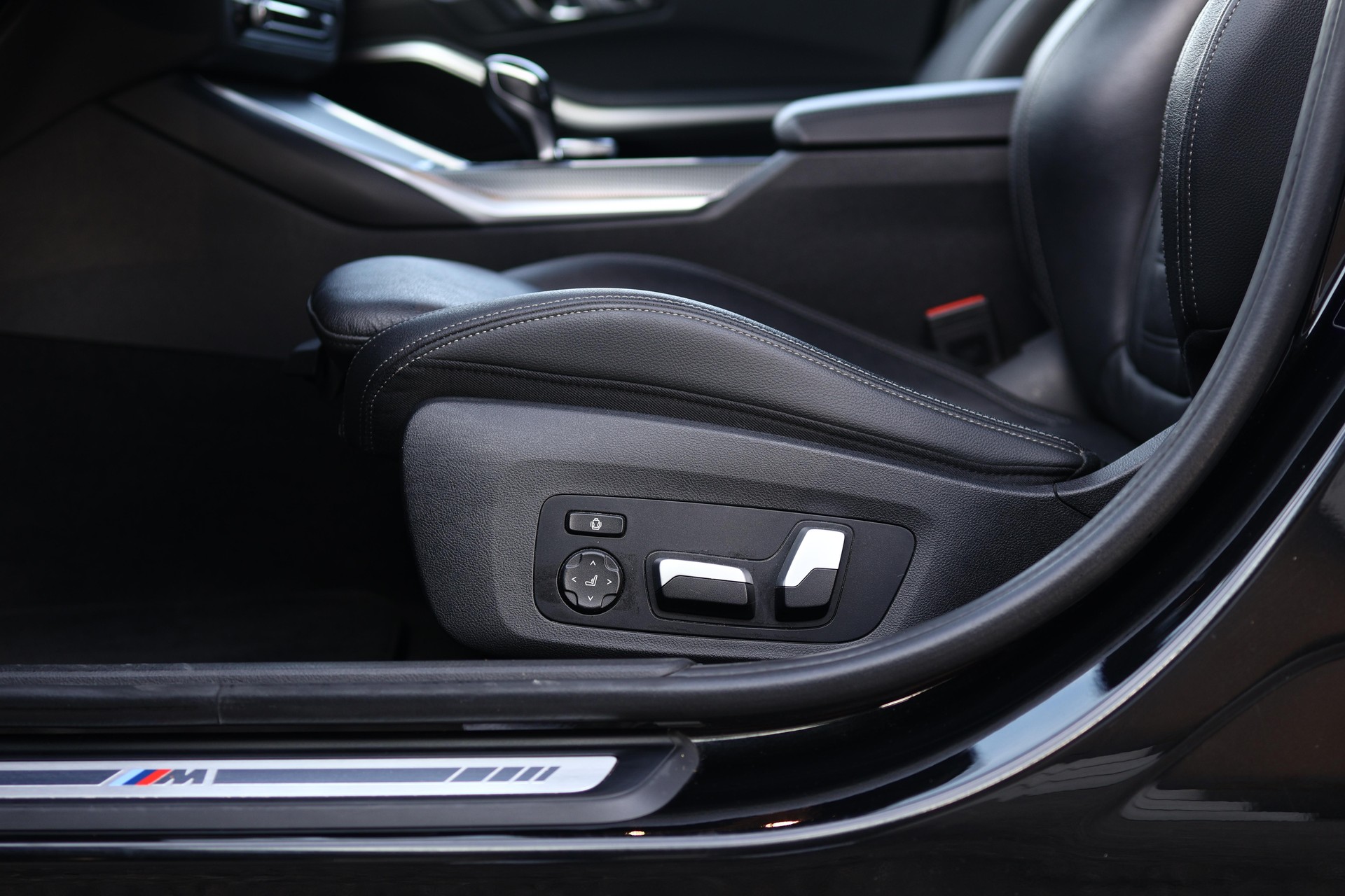 BMW 320d xDrive 48V Touring M Sport Steptronic * LASERLICHT * HEAD-UP DISPLAY * ELEKTRISCHE LEDERSITZE *-image-15