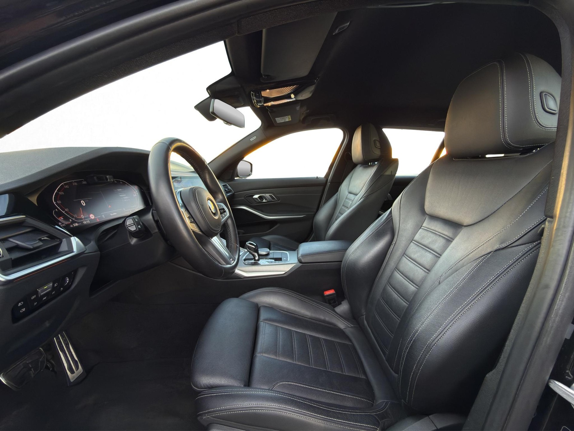 BMW 320d xDrive 48V Touring M Sport Steptronic * LASERLICHT * HEAD-UP DISPLAY * ELEKTRISCHE LEDERSITZE *-image-13