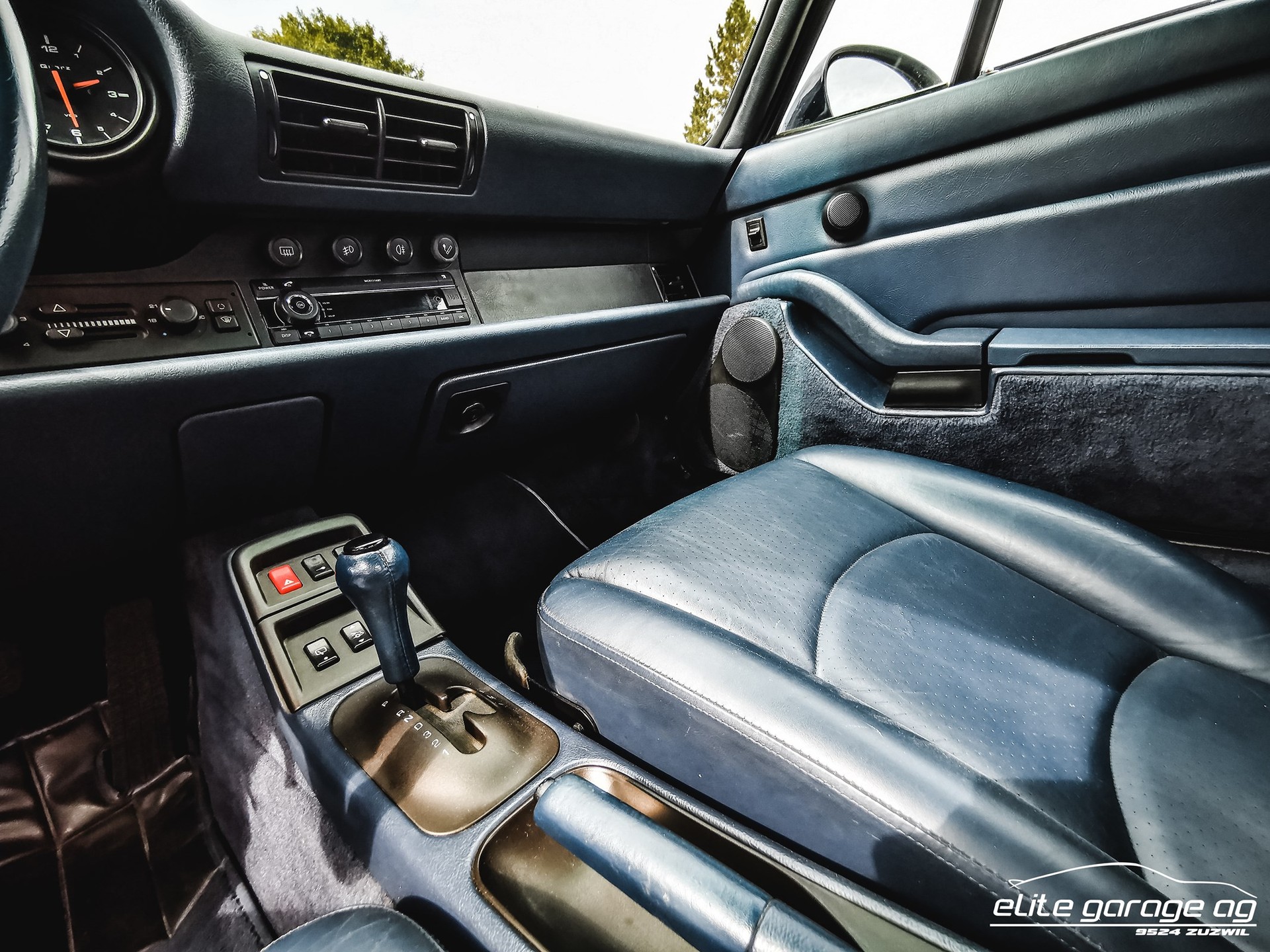 PORSCHE 911 Carrera-image-15