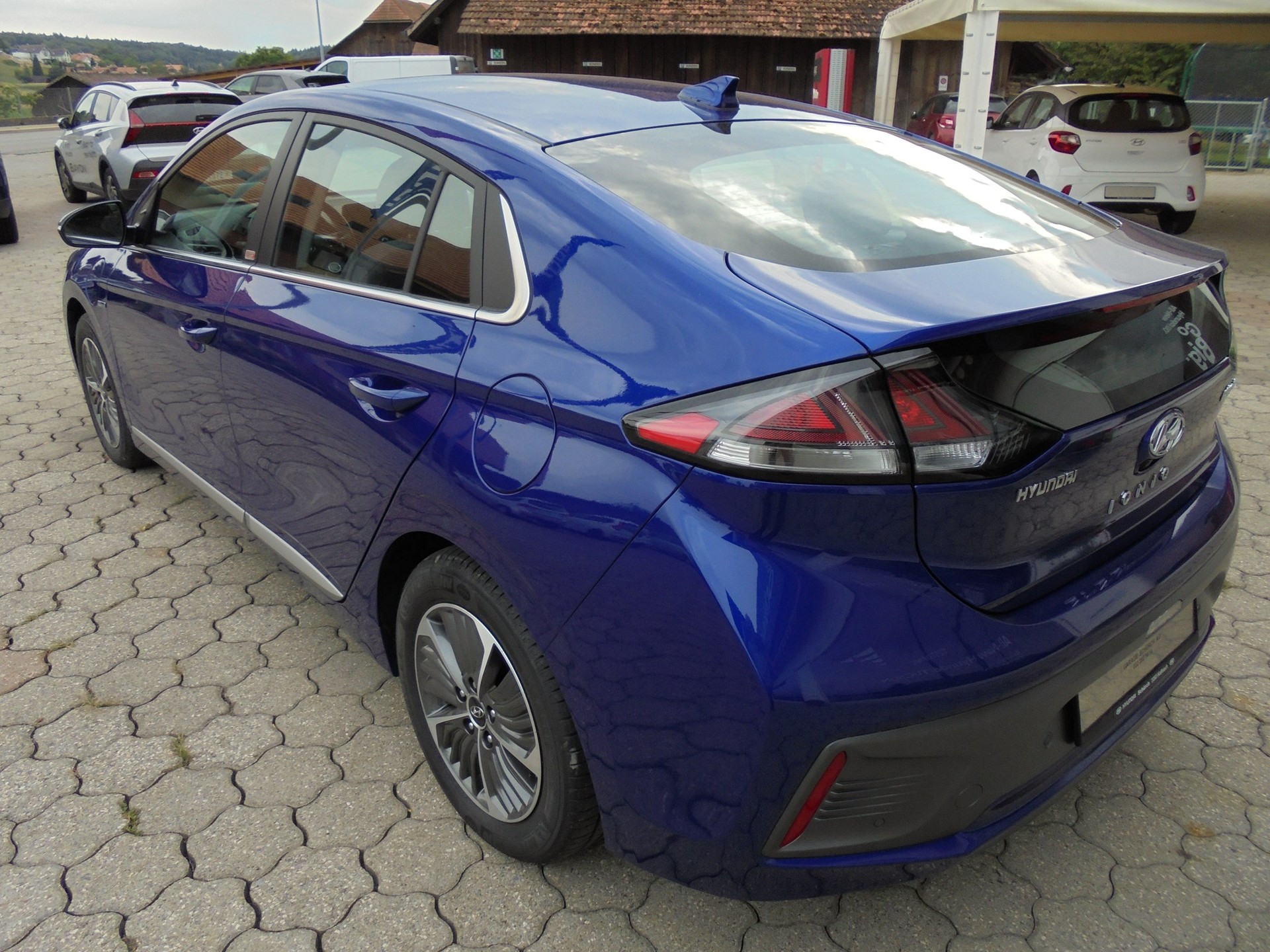 HYUNDAI Ioniq 1.6 GDi Plug in Hybrid Amplia DCT-image-4