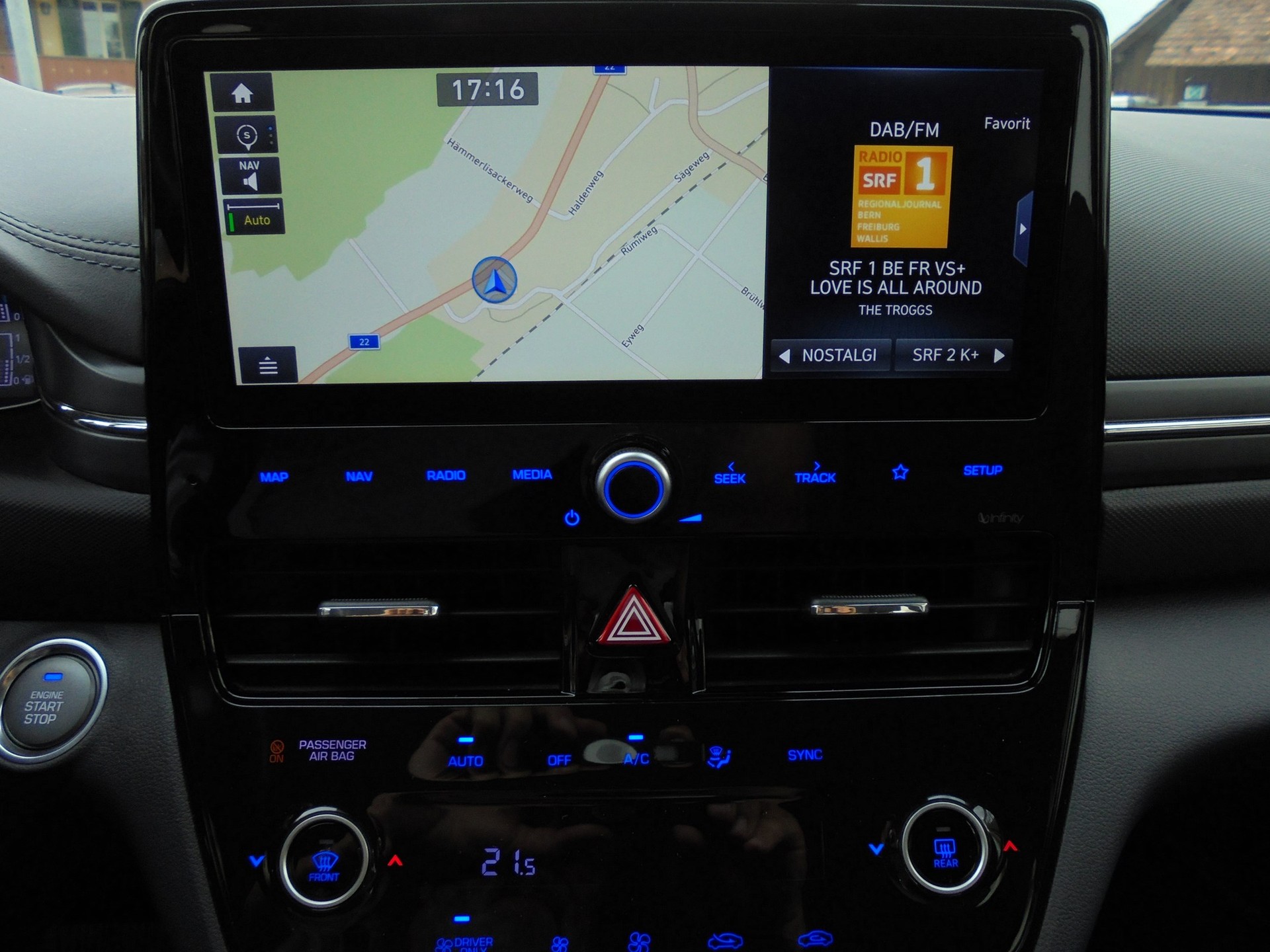 HYUNDAI Ioniq 1.6 GDi Plug in Hybrid Amplia DCT-image-6