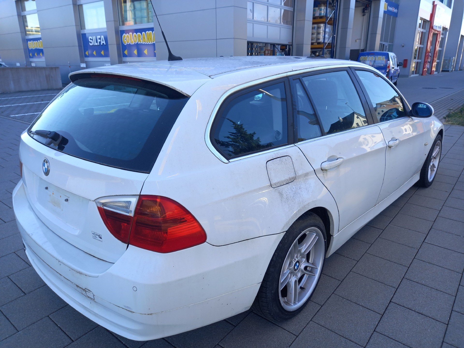BMW 325xi Touring Steptronic-image-6