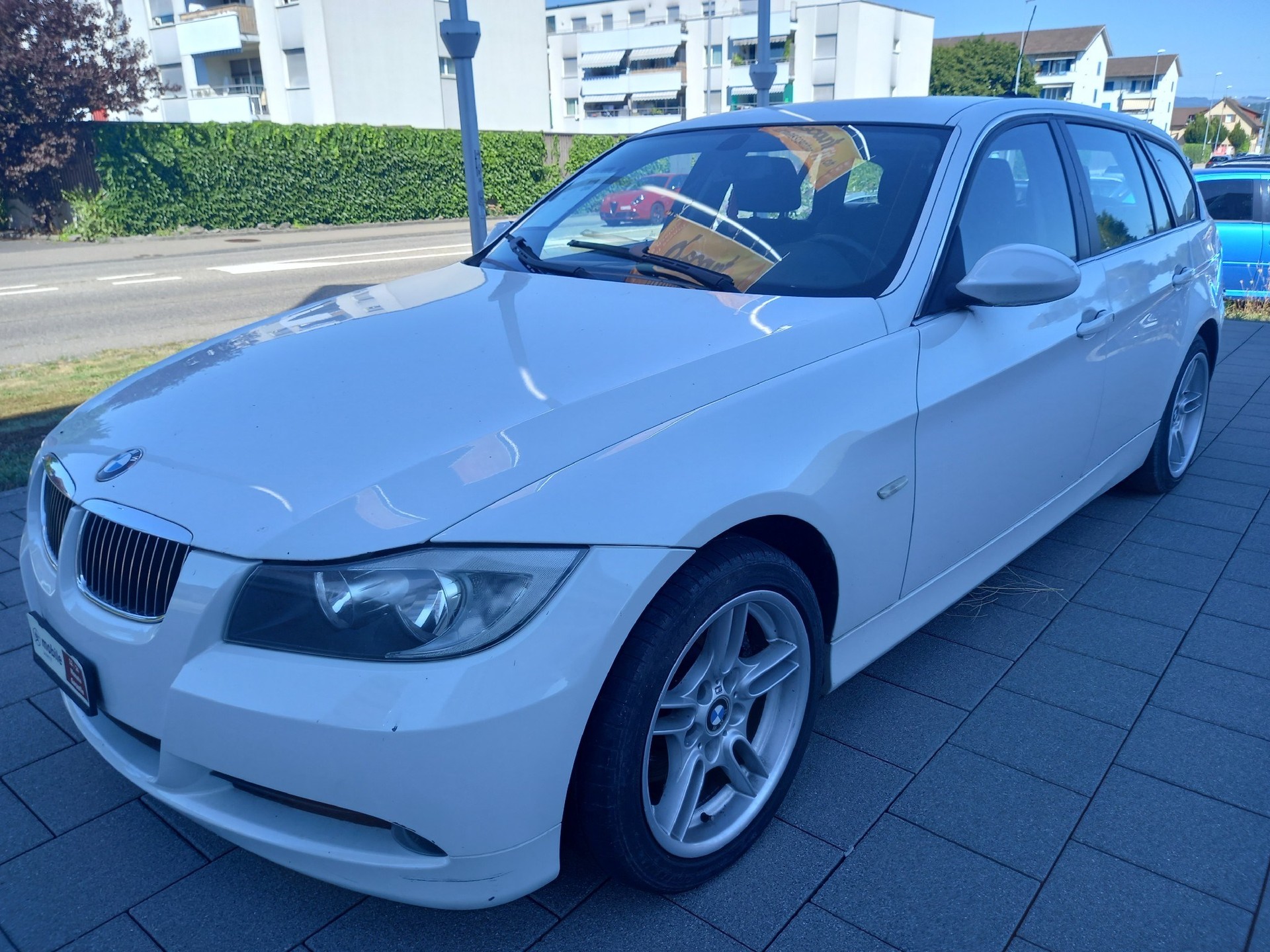 BMW 325xi Touring Steptronic-image-0