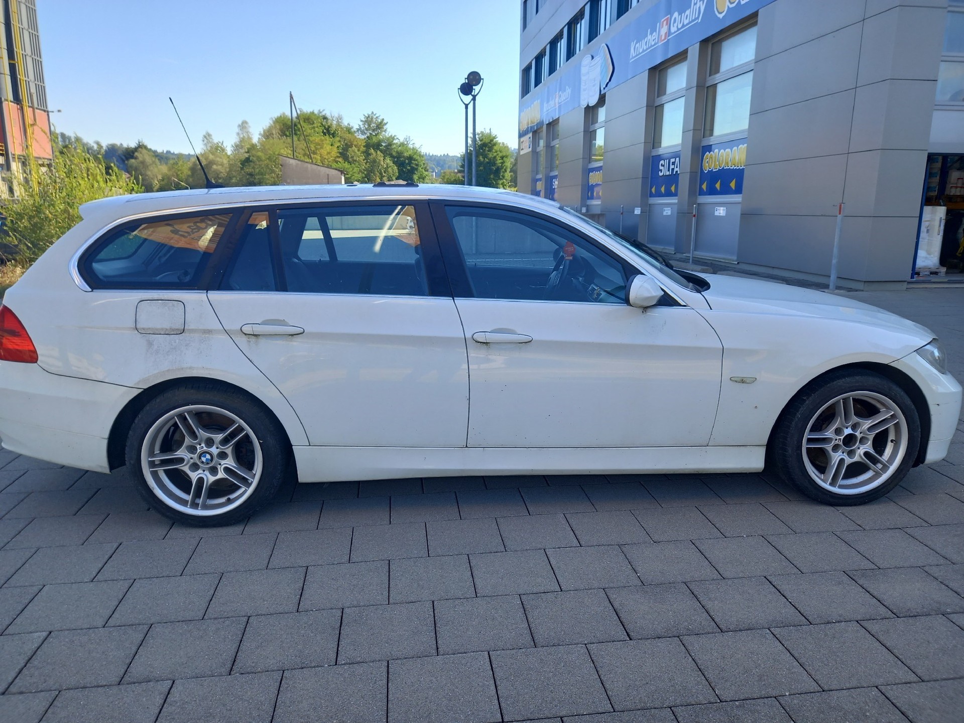 BMW 325xi Touring Steptronic-image-3