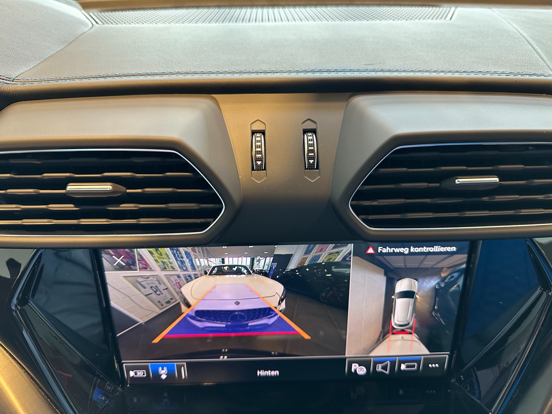 LAMBORGHINI Urus E-Gear-image-19
