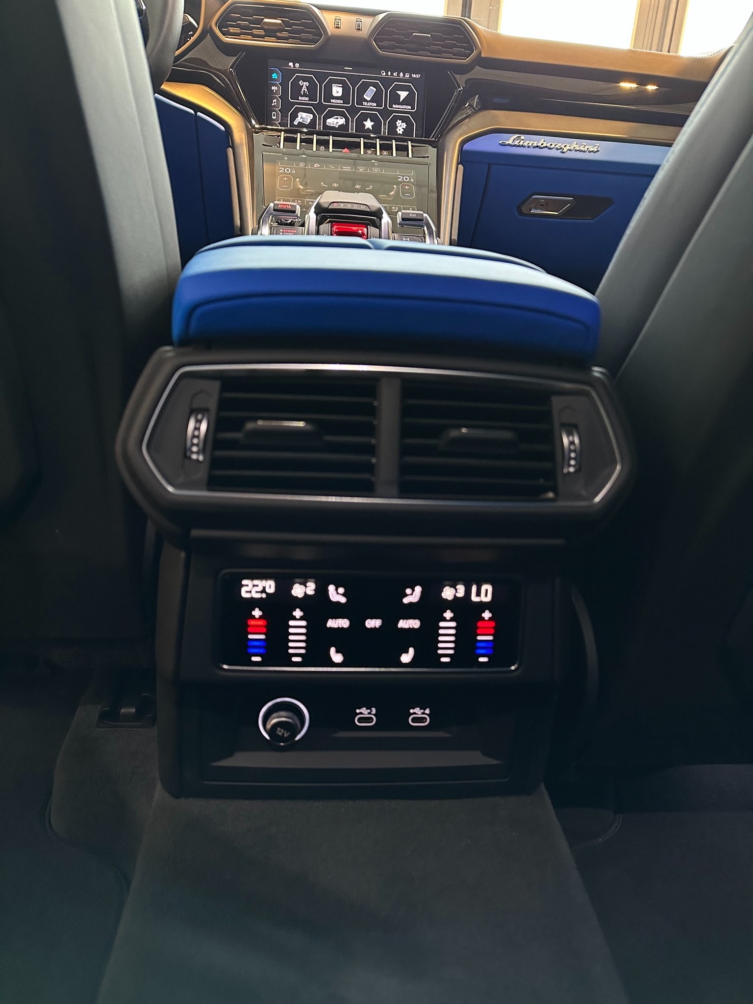LAMBORGHINI Urus E-Gear-image-25