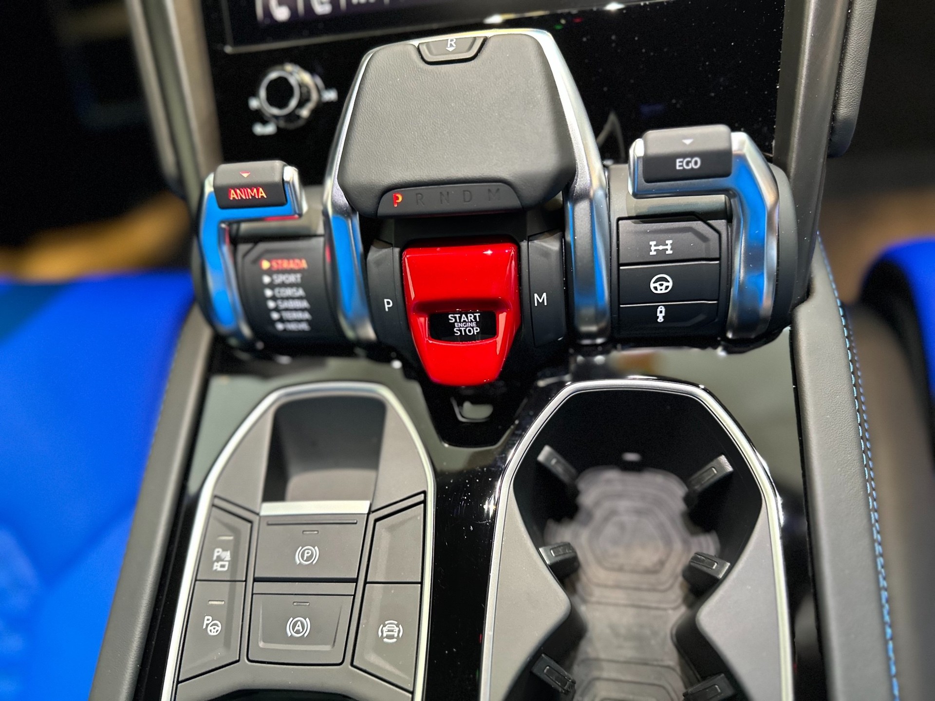 LAMBORGHINI Urus E-Gear-image-23