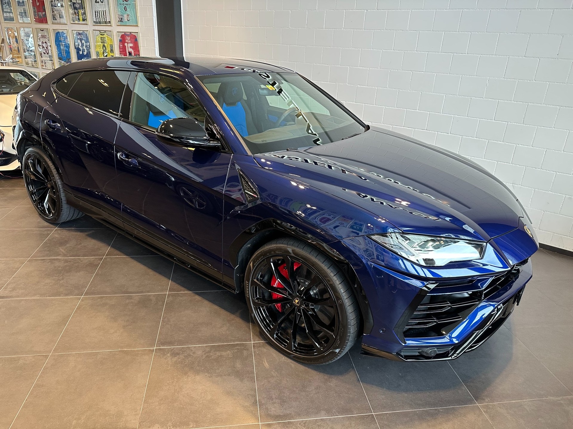 LAMBORGHINI Urus E-Gear-image-1