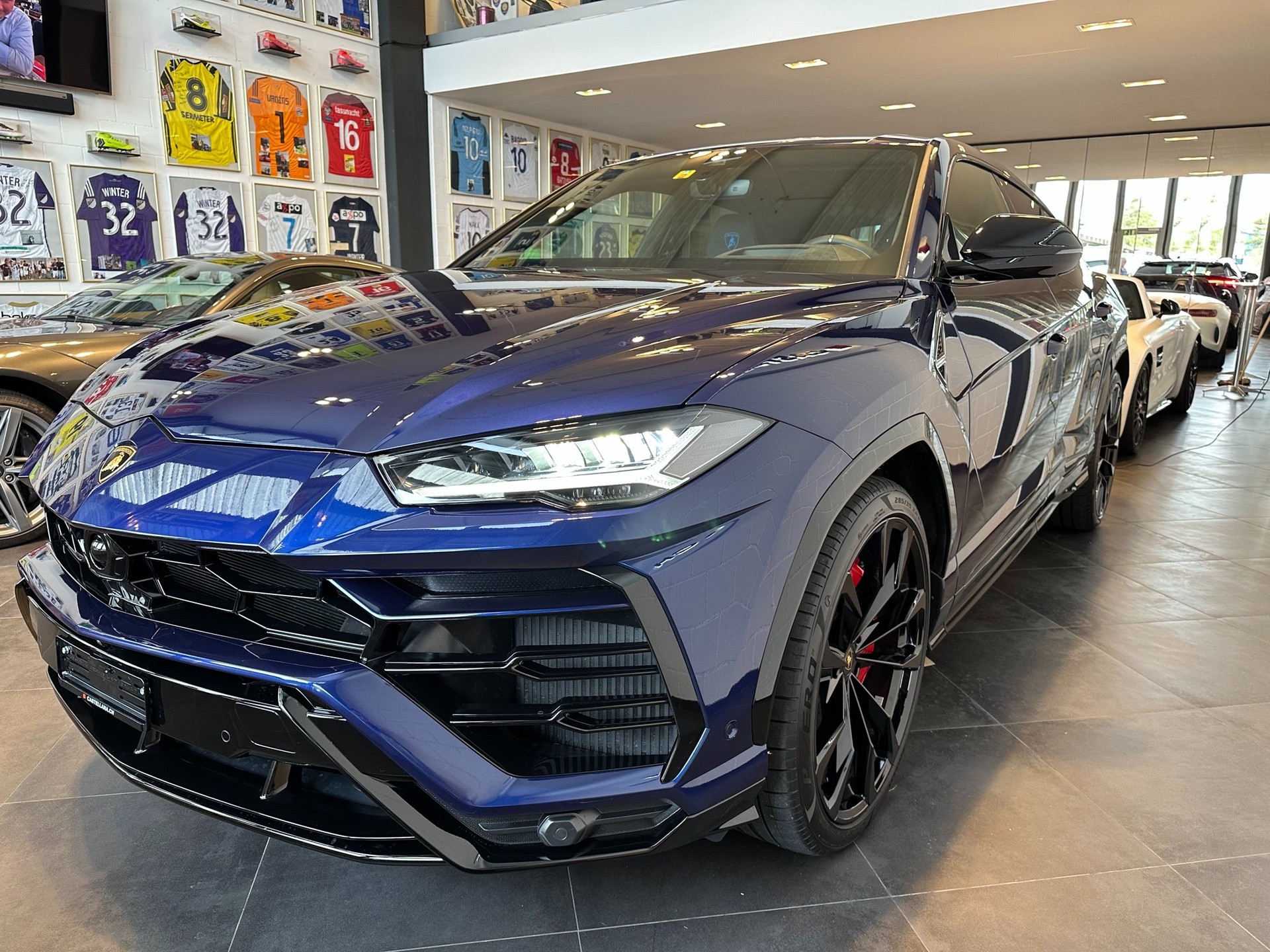 LAMBORGHINI Urus E-Gear-image-2