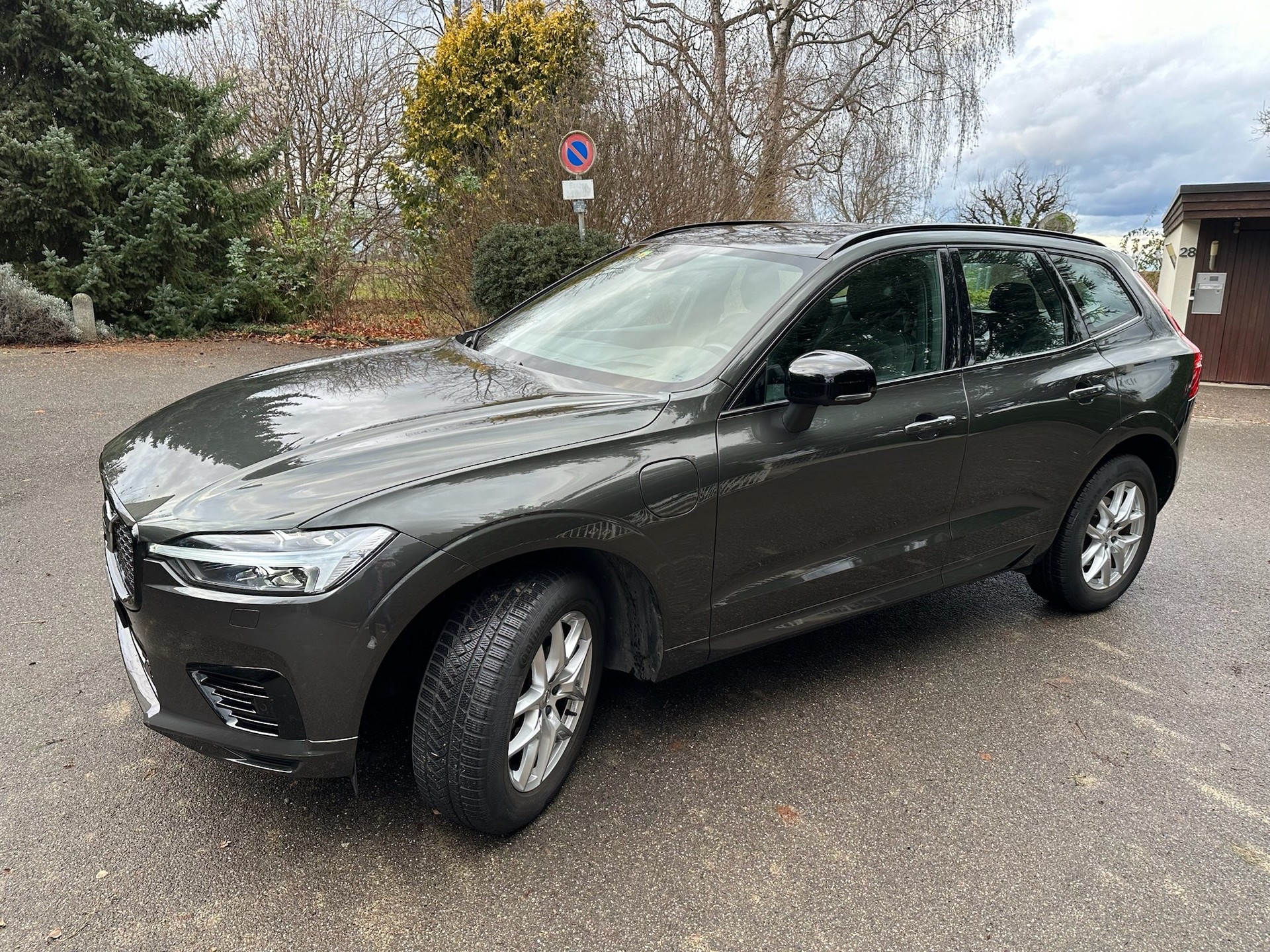 VOLVO XC60 T6 eAWD R-Design Expression Geartronic-image-1