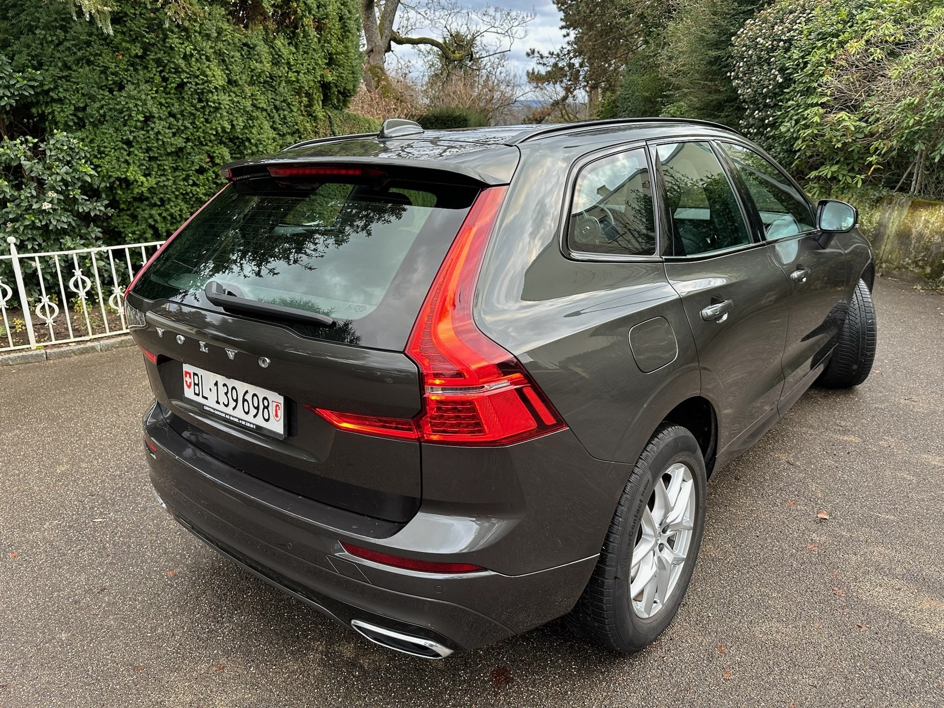 VOLVO XC60 T6 eAWD R-Design Expression Geartronic-image-2