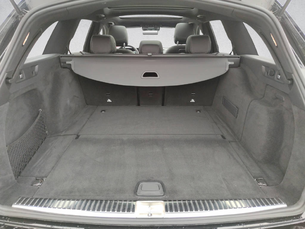 MERCEDES-BENZ E 53 AMG 4Matic+ T-Modell-image-8