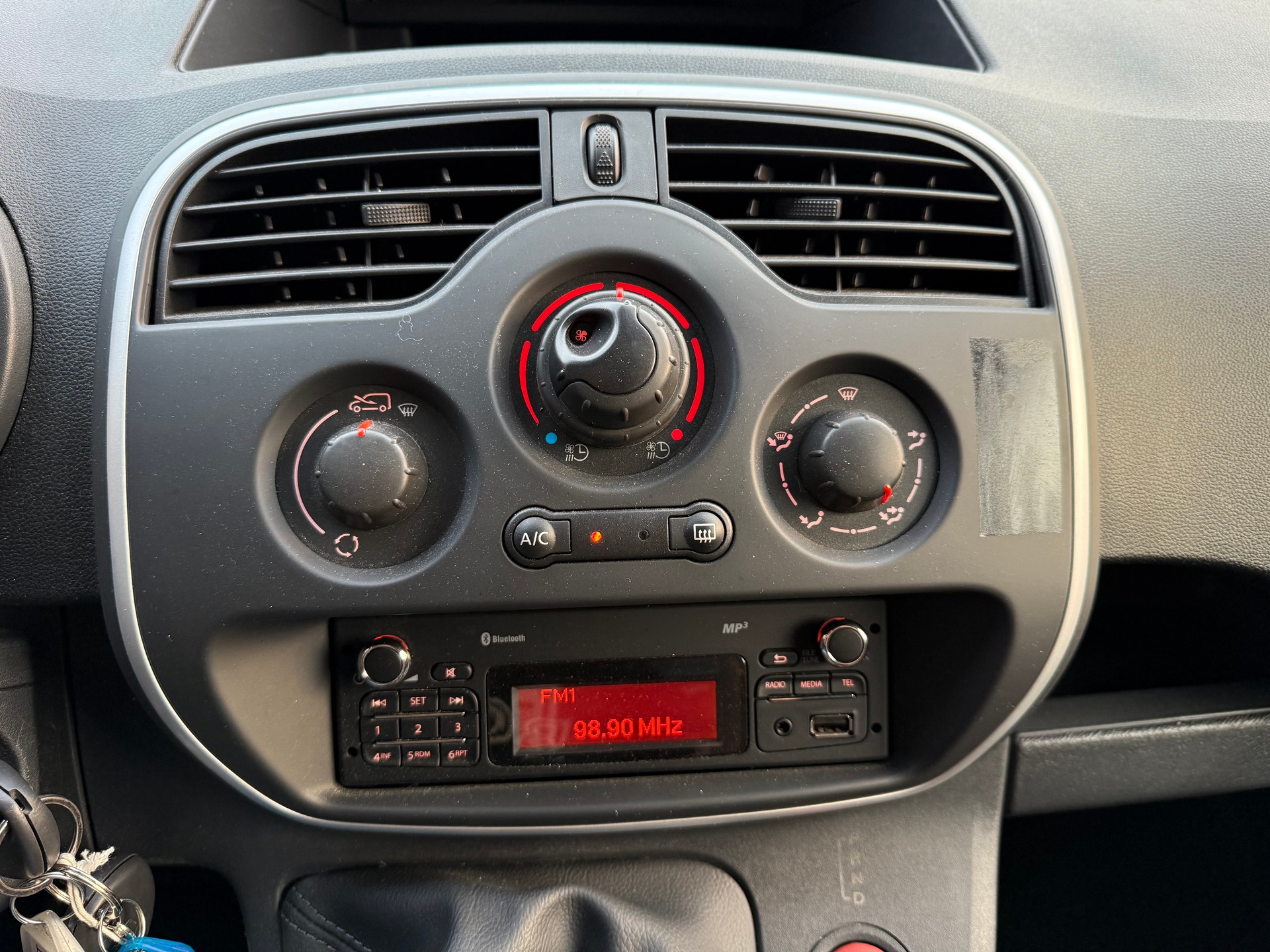 RENAULT Kangoo Z.E. 33 R60 Access-image-8