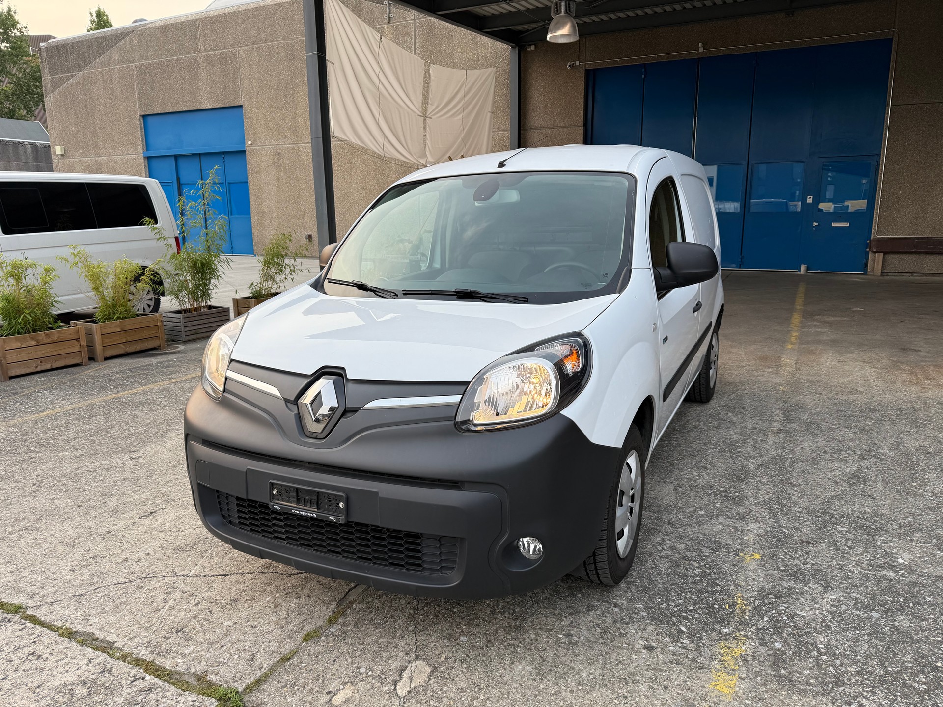 RENAULT Kangoo Z.E. 33 R60 Access-image-0