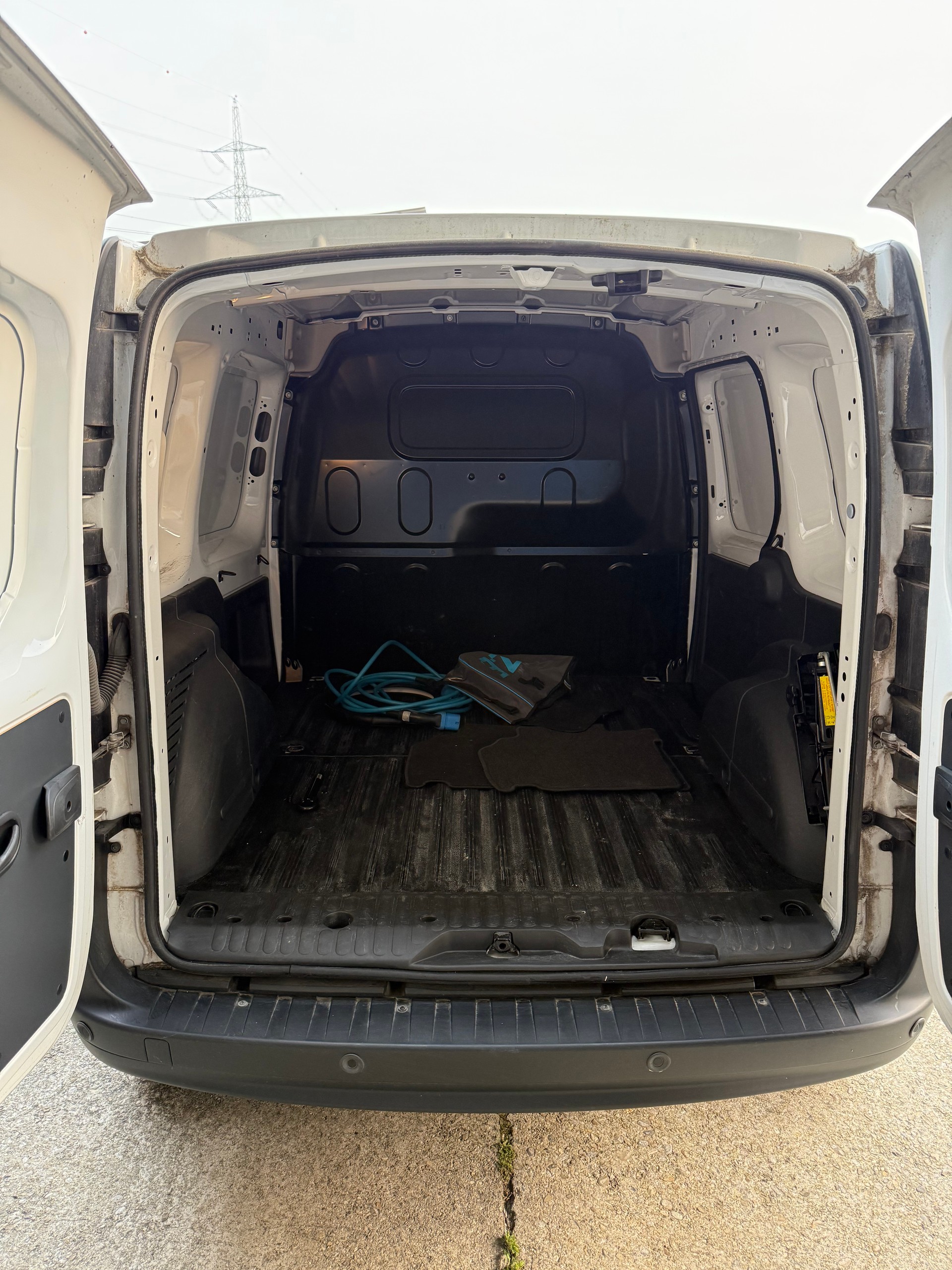 RENAULT Kangoo Z.E. 33 R60 Access-image-5