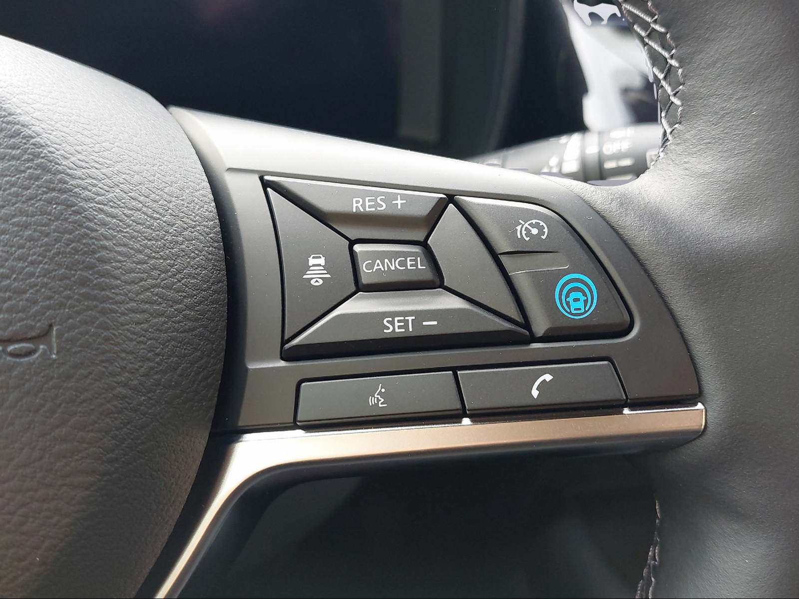 NISSAN Juke 1.6 Hybrid N-Sport-image-12
