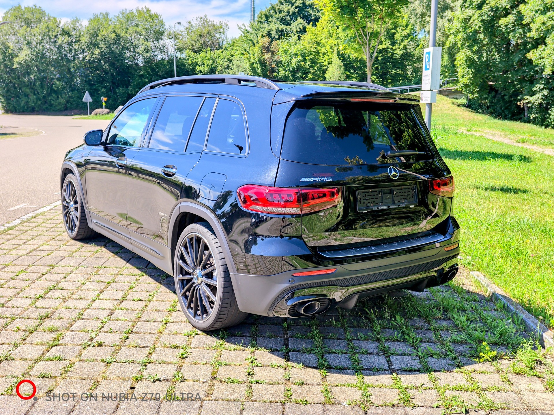 MERCEDES-BENZ GLB 35 AMG 4Matic 8G-Tronic-image-3