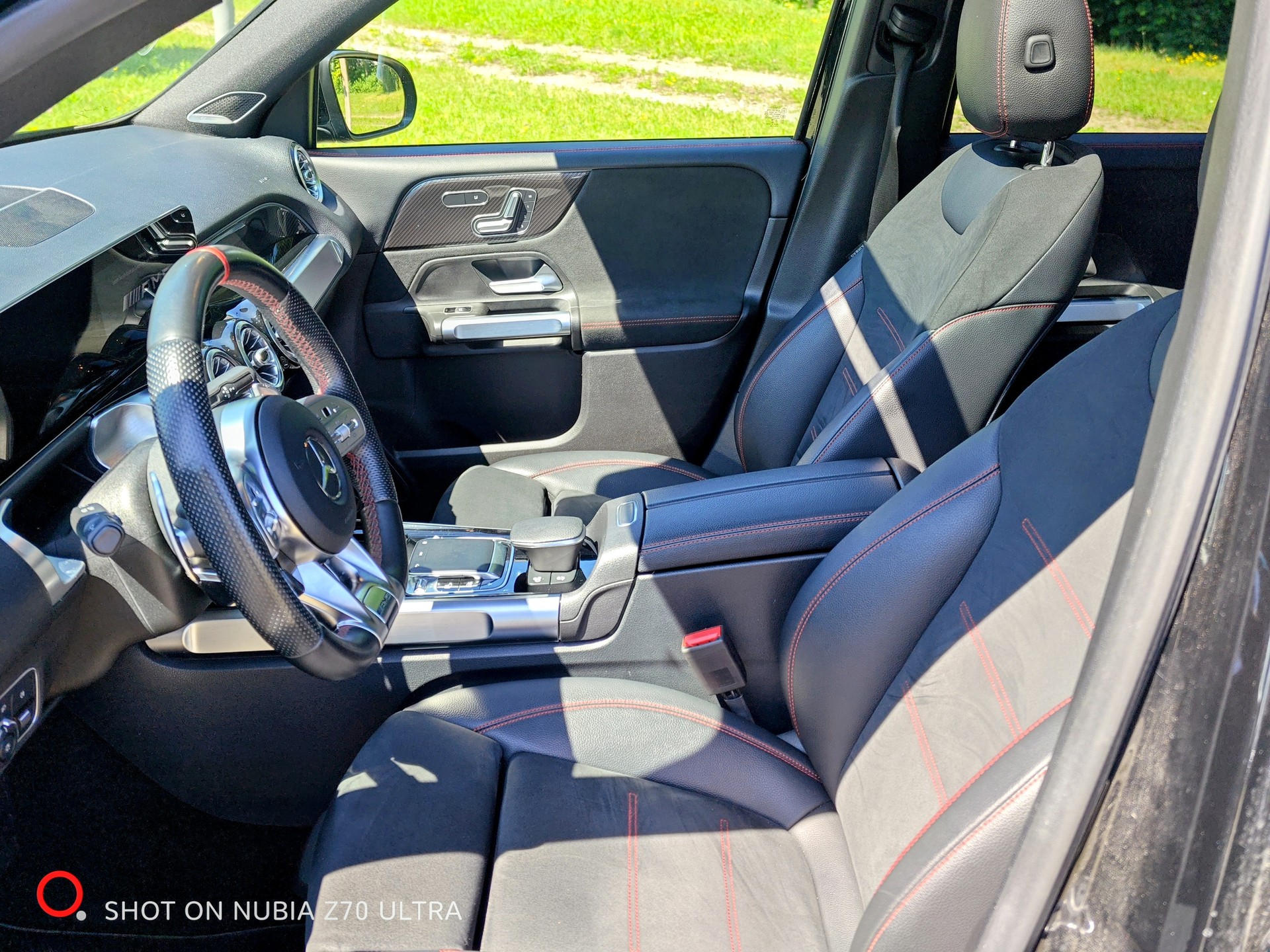 MERCEDES-BENZ GLB 35 AMG 4Matic 8G-Tronic-image-11