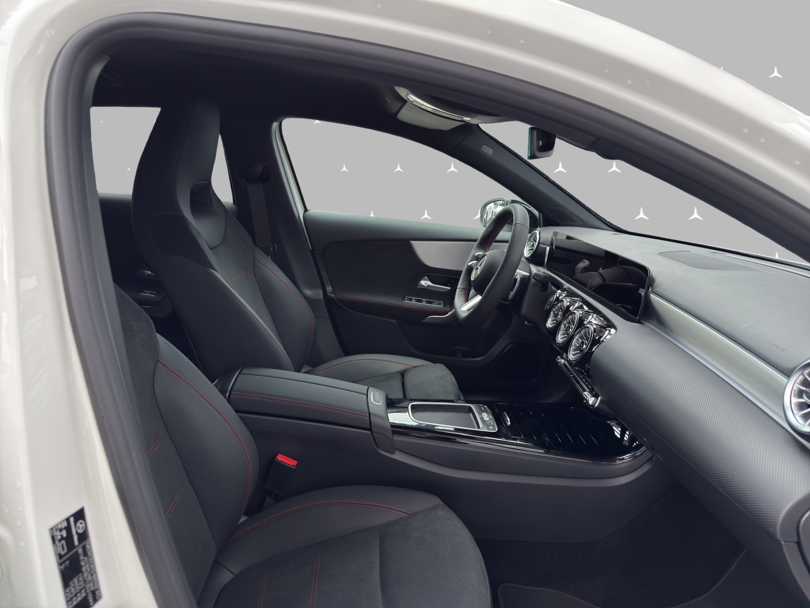 MERCEDES-BENZ A 200 Night Star 7G-DCT-image-10