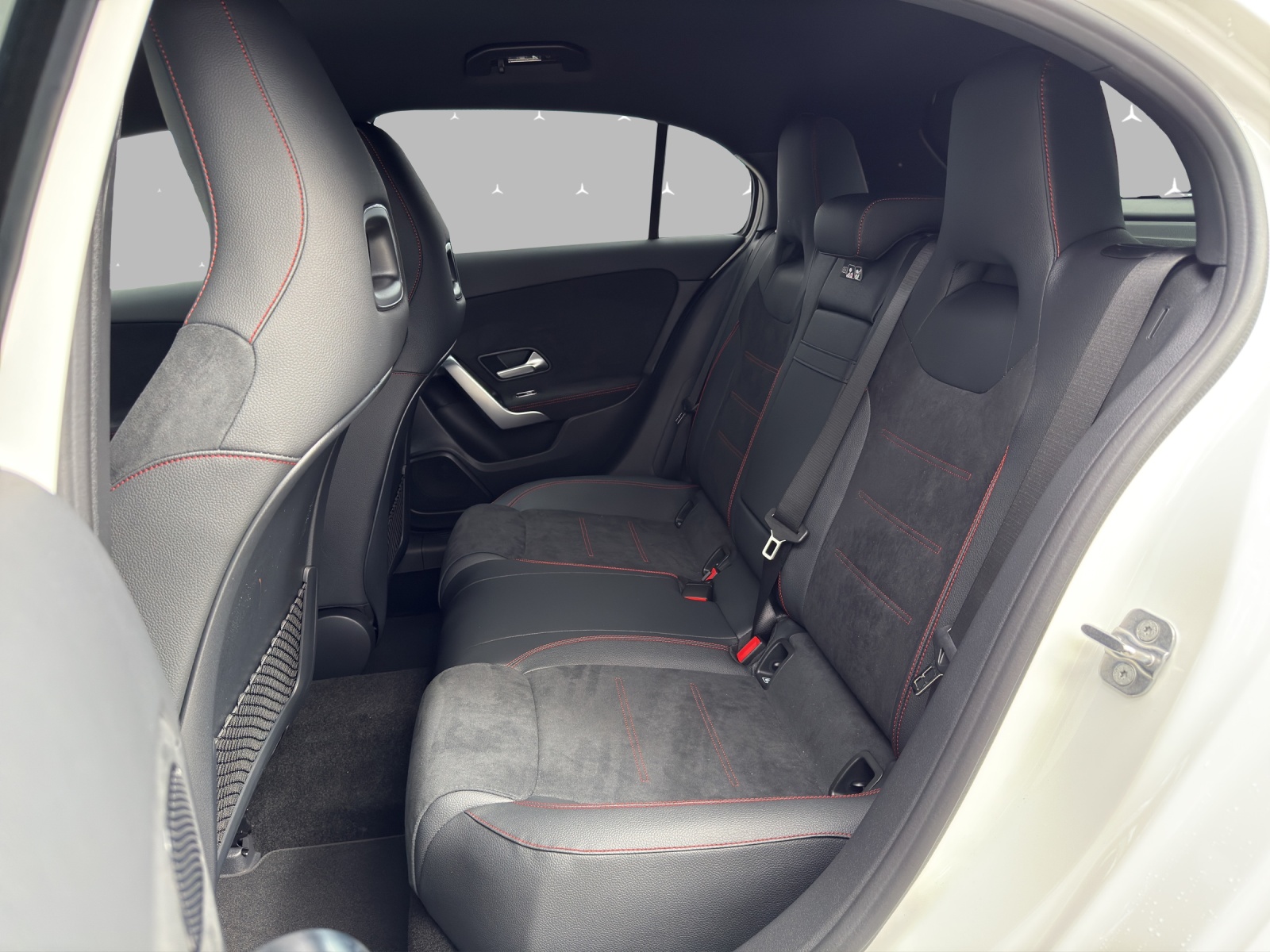 MERCEDES-BENZ A 200 Night Star 7G-DCT-image-9